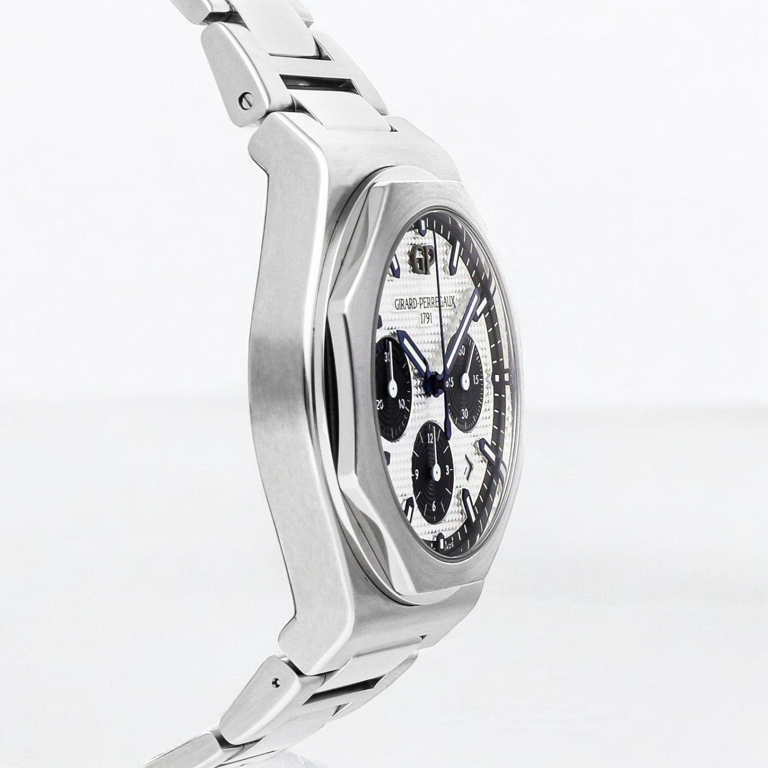 Laureato Chronograph 42mm SS "Panda"