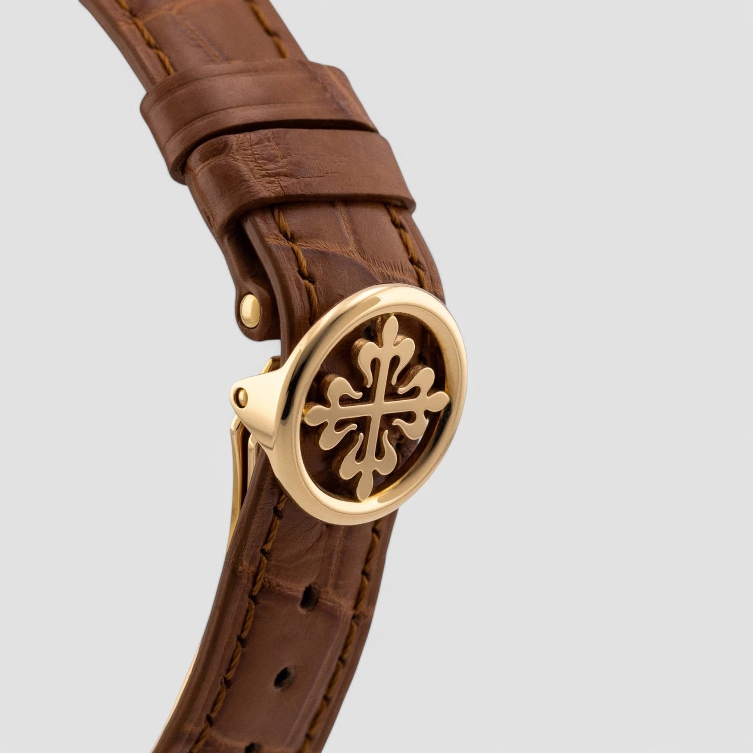Calatrava Ladies 31mm Ivory Roman Hobnail Yellow Gold