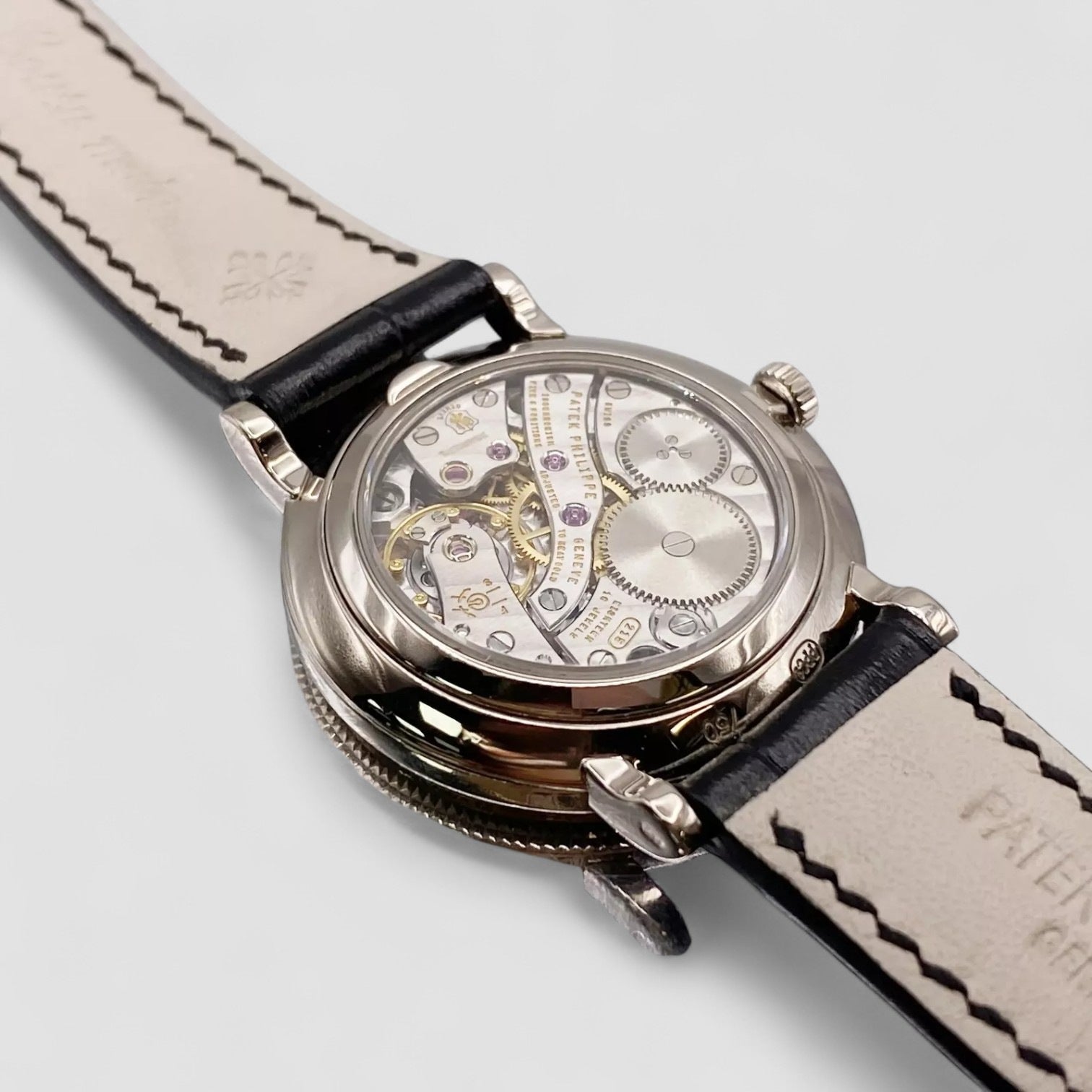 Calatrava Ladies 31mm Ivory Roman Hobnail White Gold