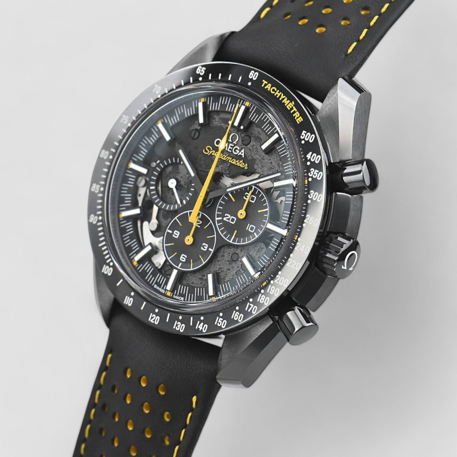 Dark Side of the Moon Apollo 8 Ceramic / Black Dial