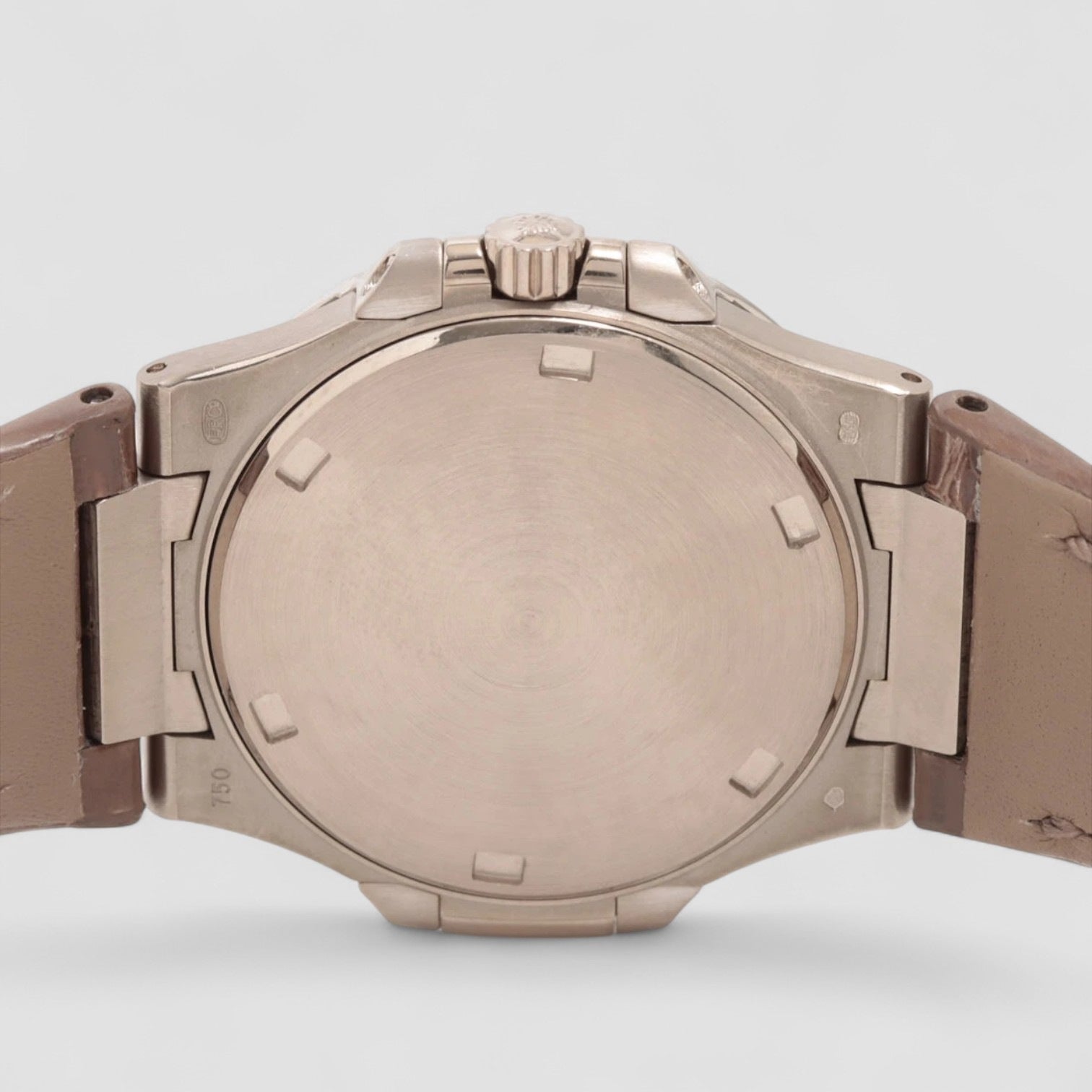 Nautilus Ladies 7010 G 18K White Gold / Diamonds