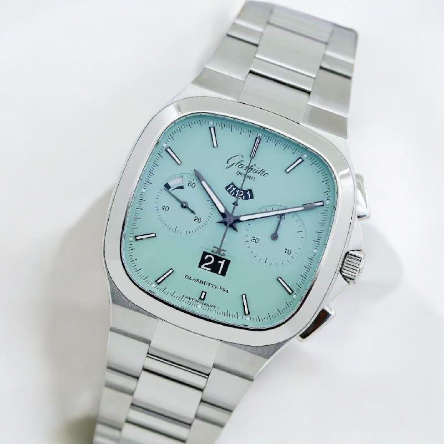 Seventies Chronograph Panorama Date