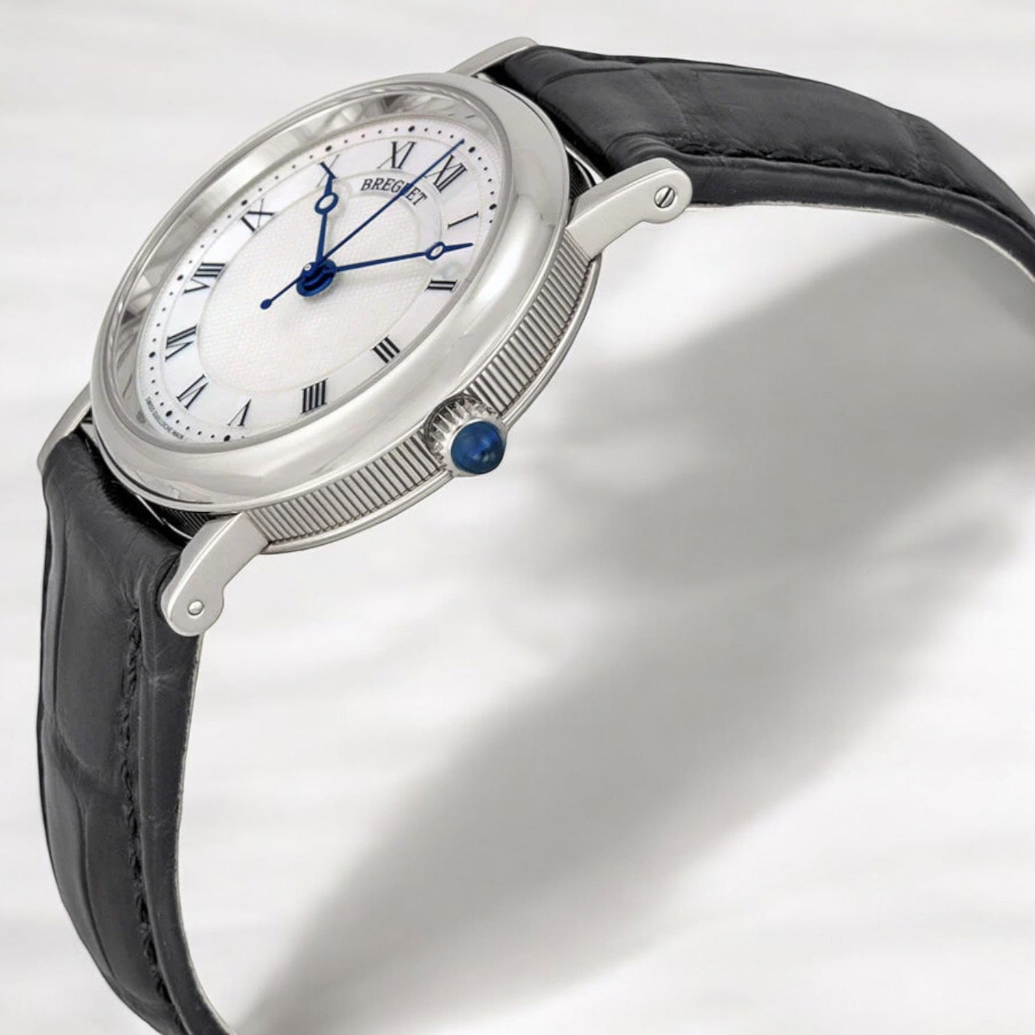 Classique mother of pearl dial 18kt white gold