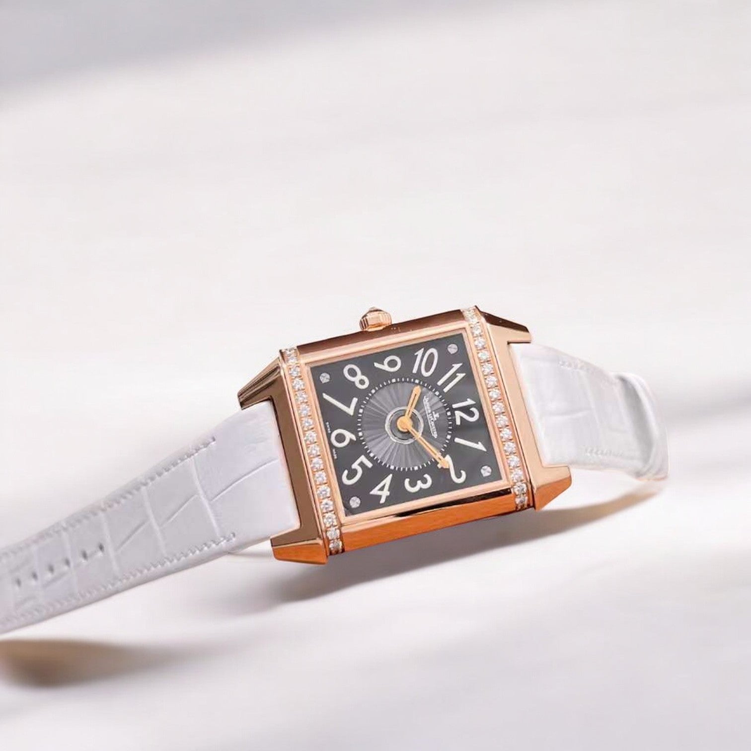 Reverso Squadra Lady Duetto – Elegant Rose Gold Sophistication