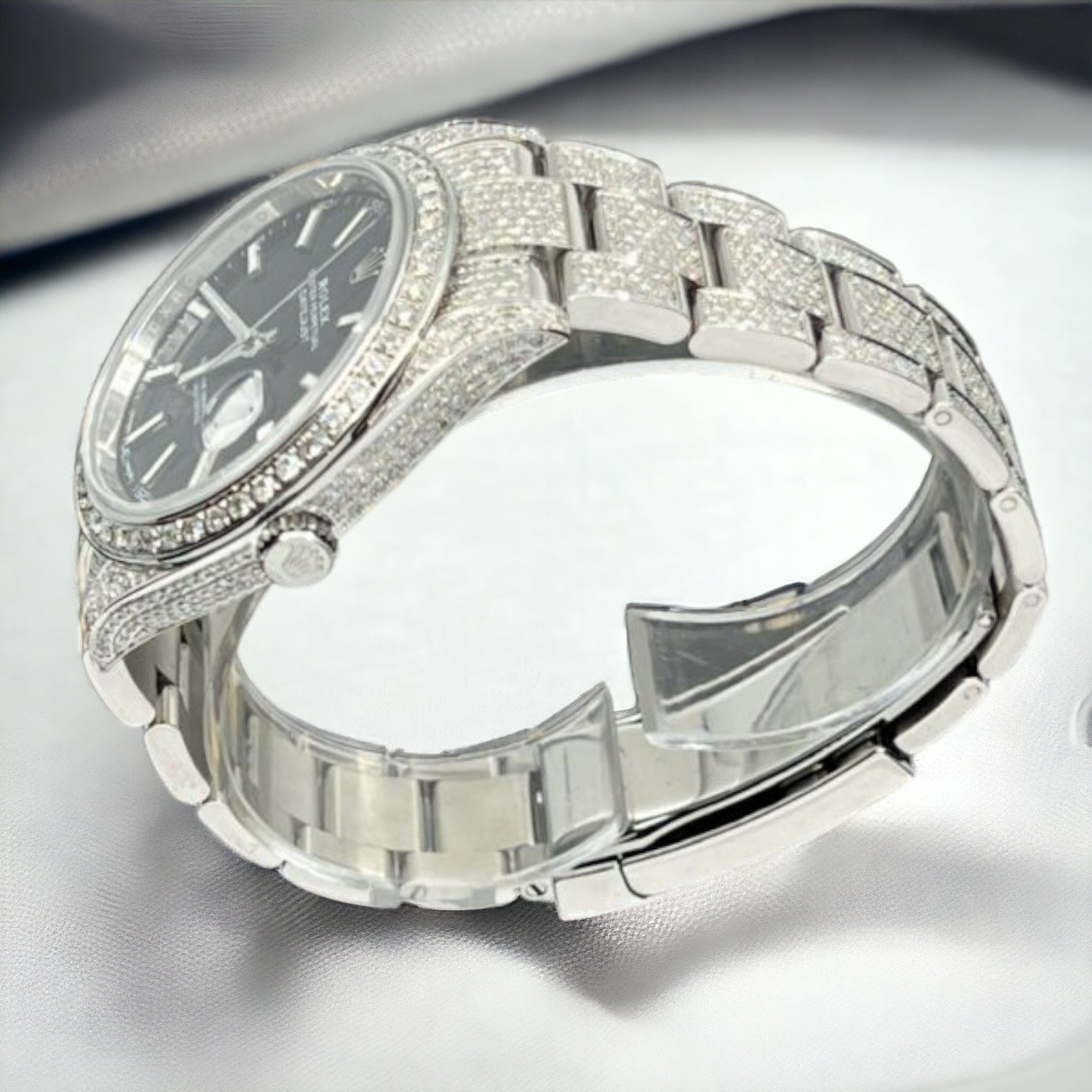 Datejust 41 Full Iced out – Diamonds – Black Dial – Oyster