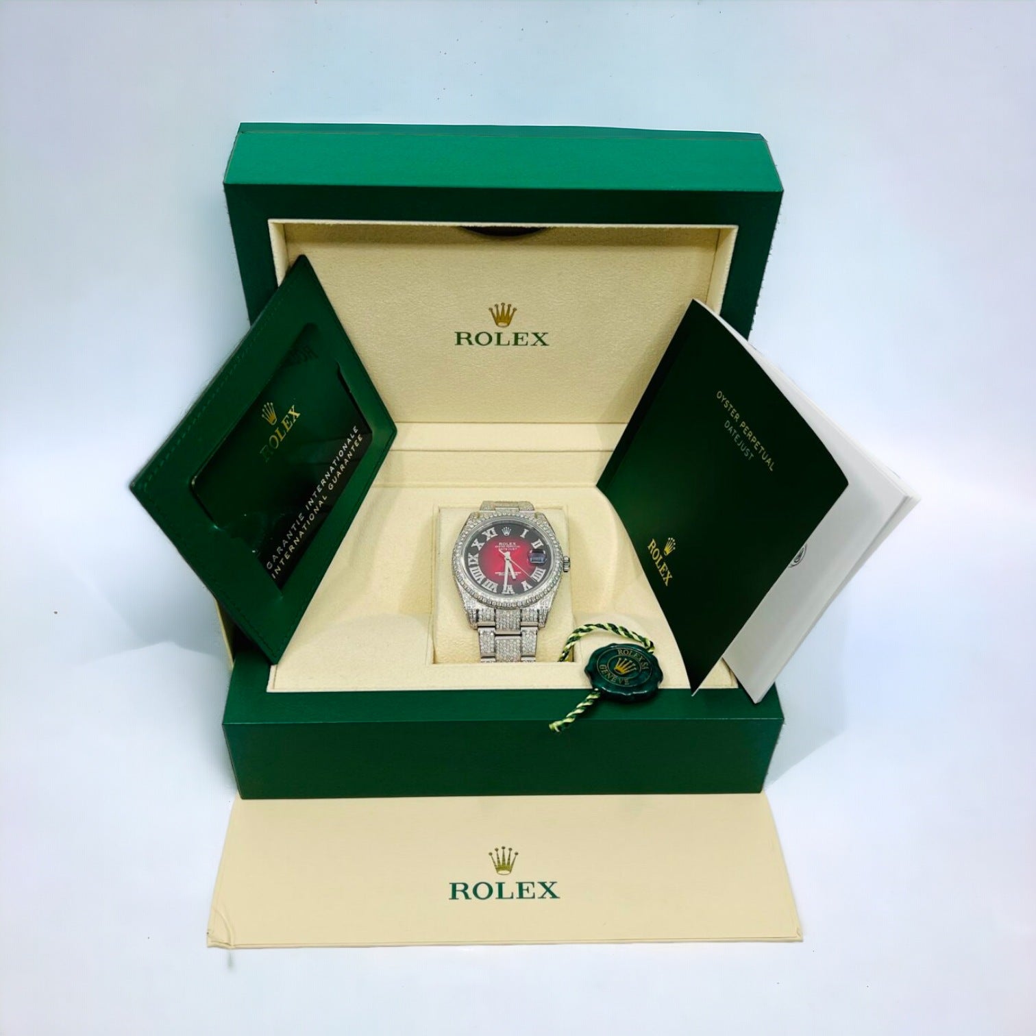 Datejust 41 Full Iced out – Diamonds – Glossy Red Roman Dial