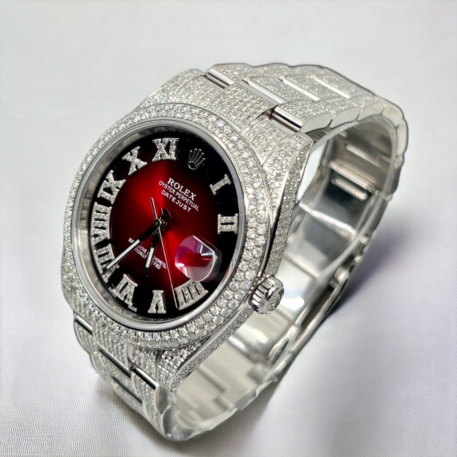 Datejust 41 Full Iced out – Diamonds – Glossy Red Roman Dial