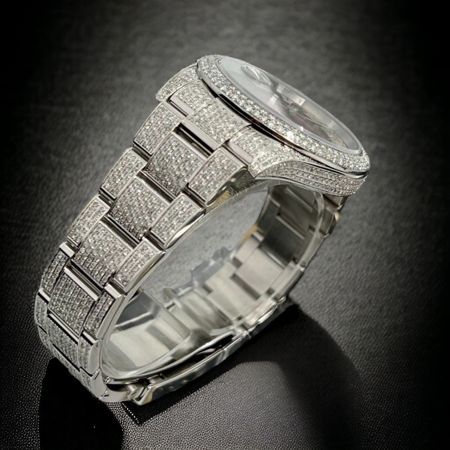 Datejust 41 Full Iced out – Diamonds – Glossy Red Roman Dial