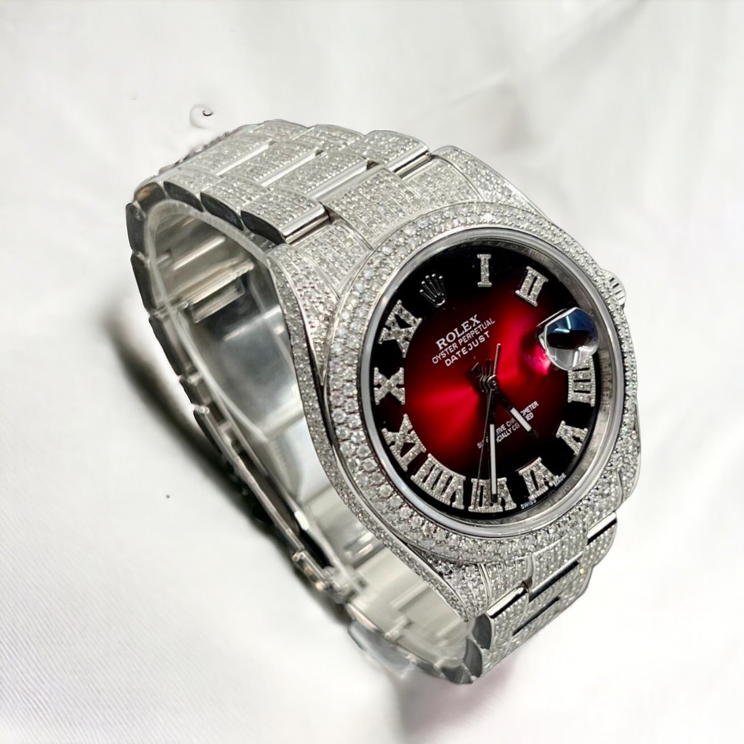 Datejust 41 Full Iced out – Diamonds – Glossy Red Roman Dial