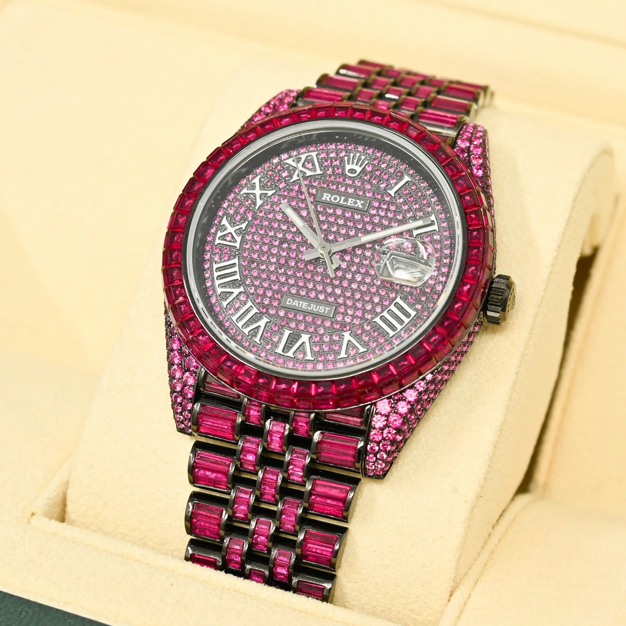 Datejust 41 Full Iced out – BLACK & RED RUBY - Roman