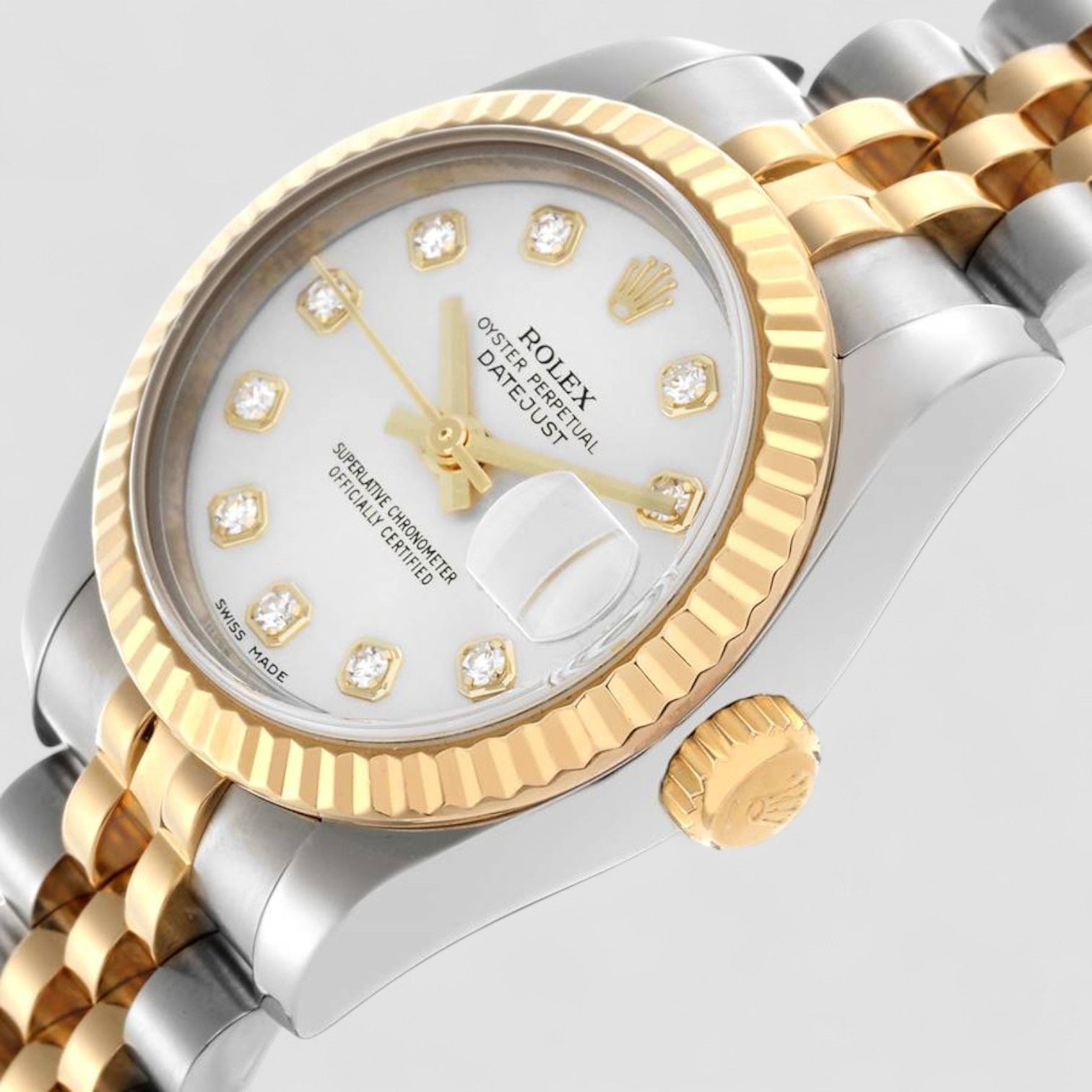 Lady-Datejust 26 White Dial Silver Diamond Bezel Watch