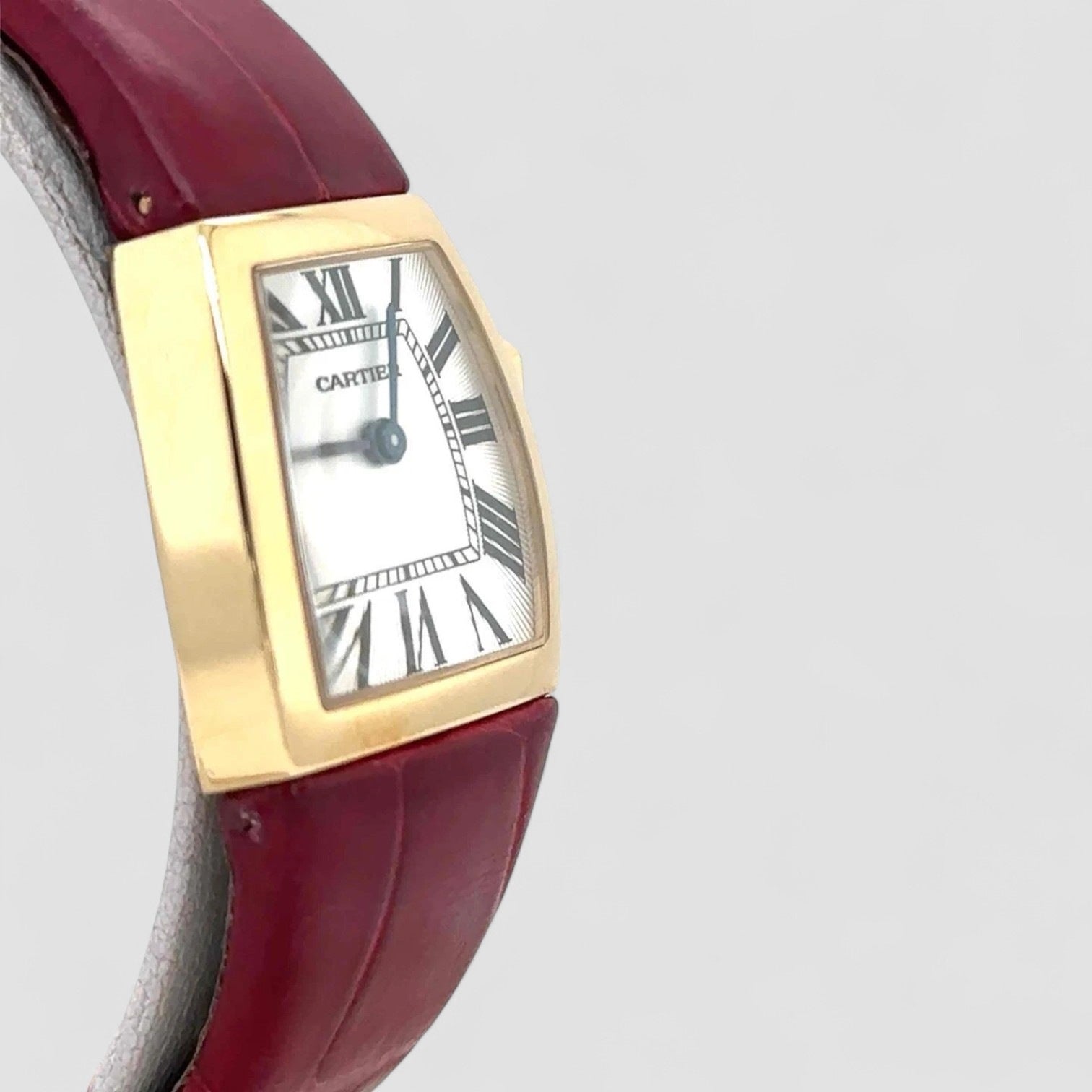 La Dona Small Model Quartz 18k Yellow Gold Red Leather Ladies
