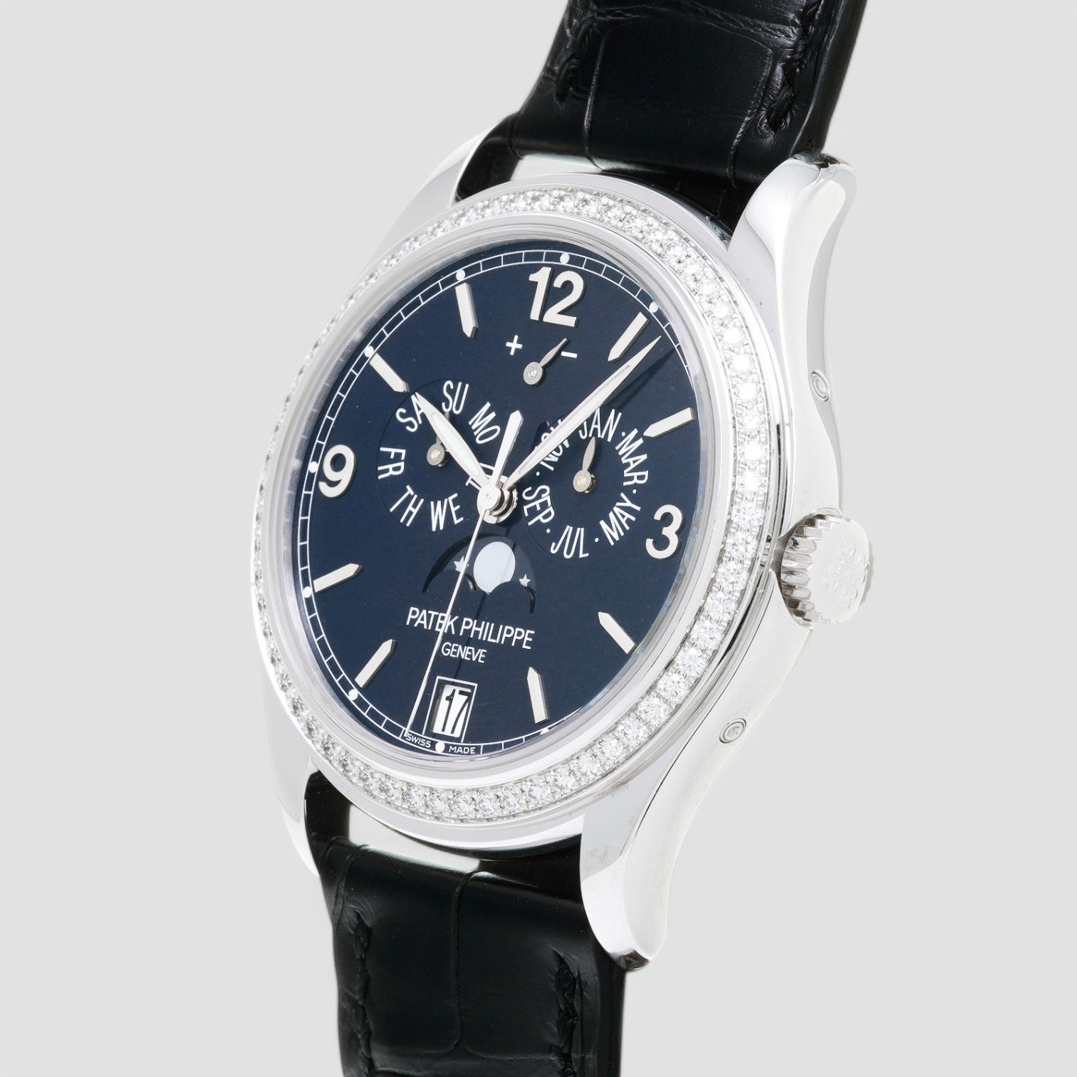 Annual Calendar 18K White Gold Blue Dial / Diamond Bezel