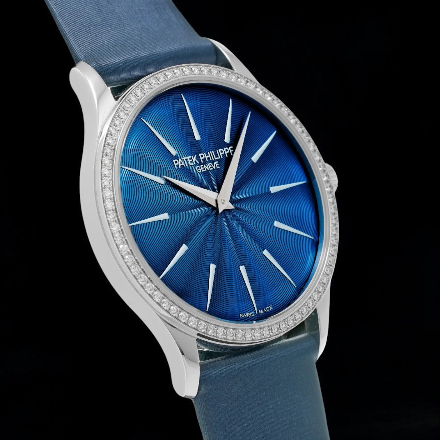 Calatrava Ladies 18K White Gold Diamonds Manual Wind 33MM