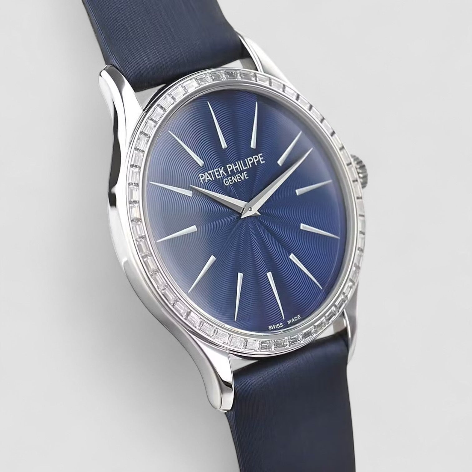 Calatrava Ladies 18K White Gold Diamonds Manual Wind 33MM Description