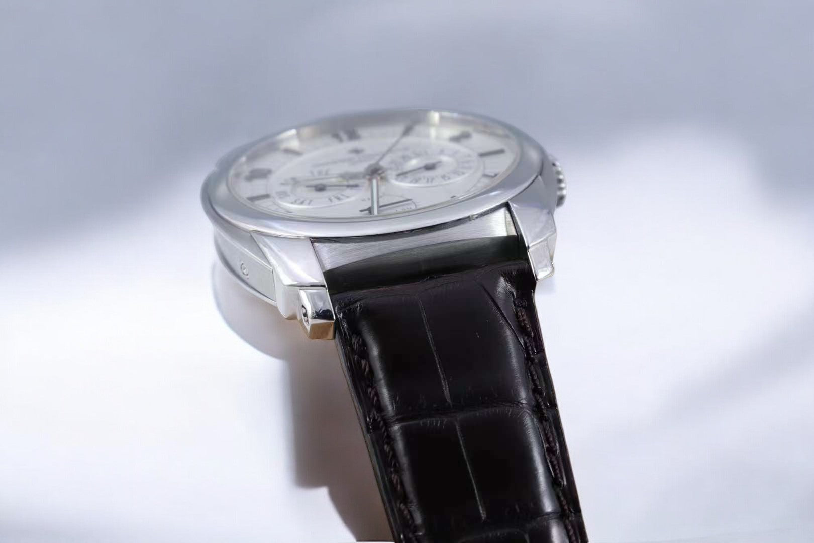 Quai de Ille Day Date Power Reserve in Palladium