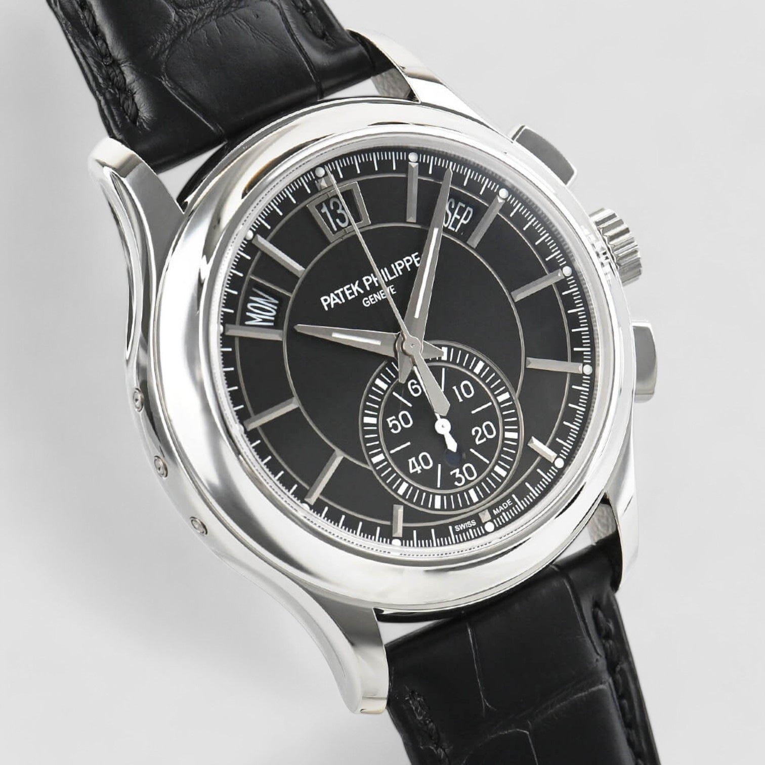 Chronograph Annual Calendar Platinum / Black Dial