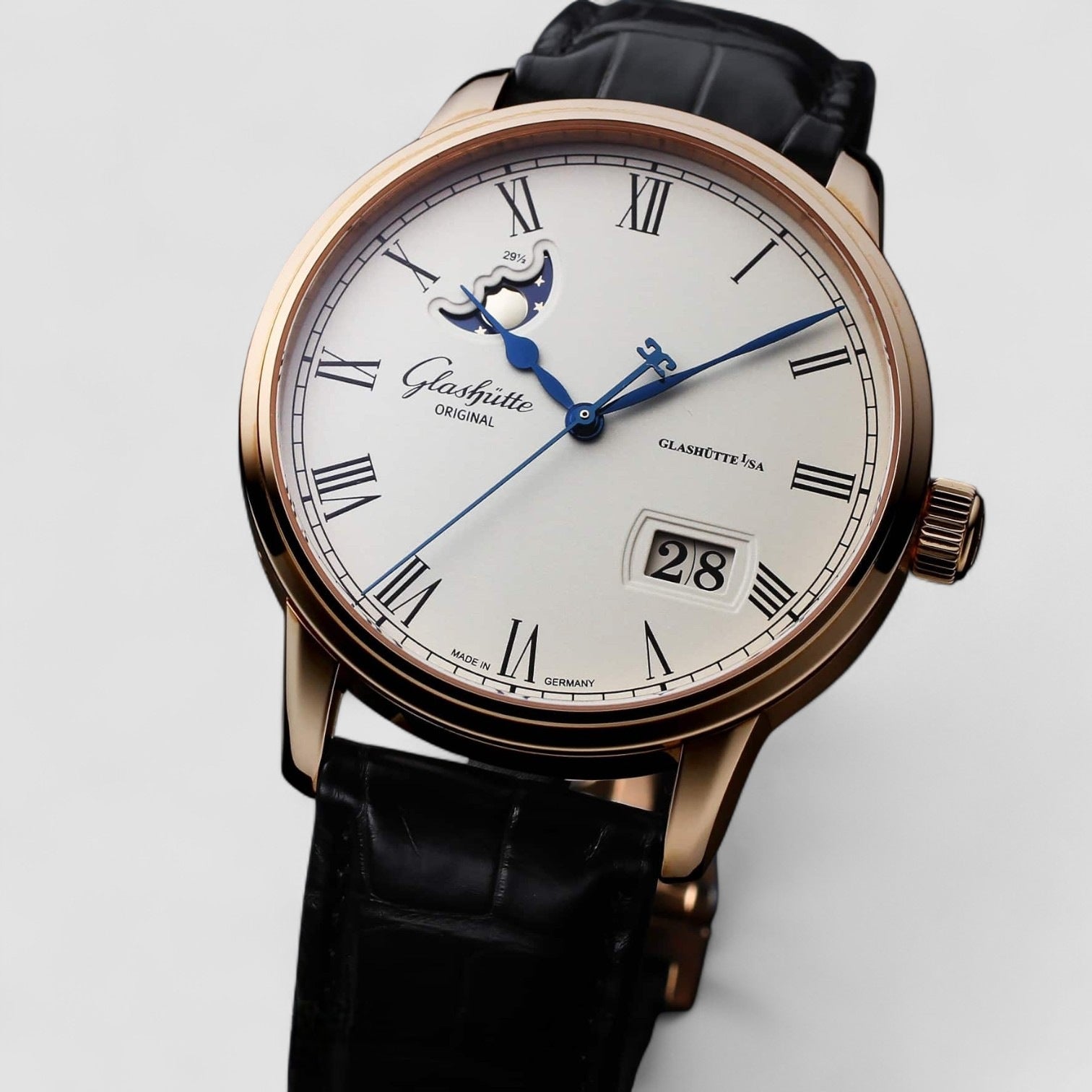 Senator Panoramadate Moon Phase