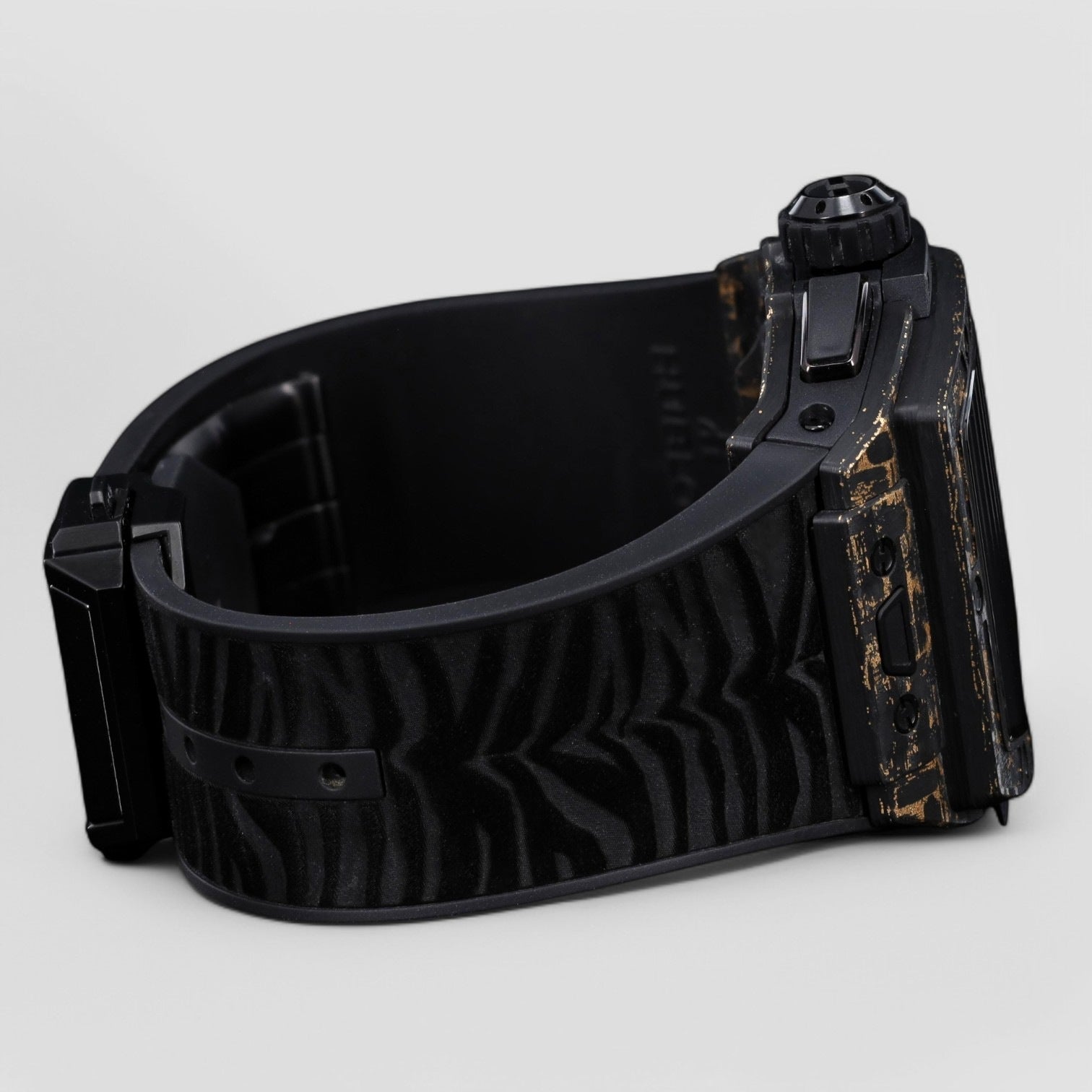 Spirit Of Big Bang Carbon Gold Tiger 42mm Mens Watch