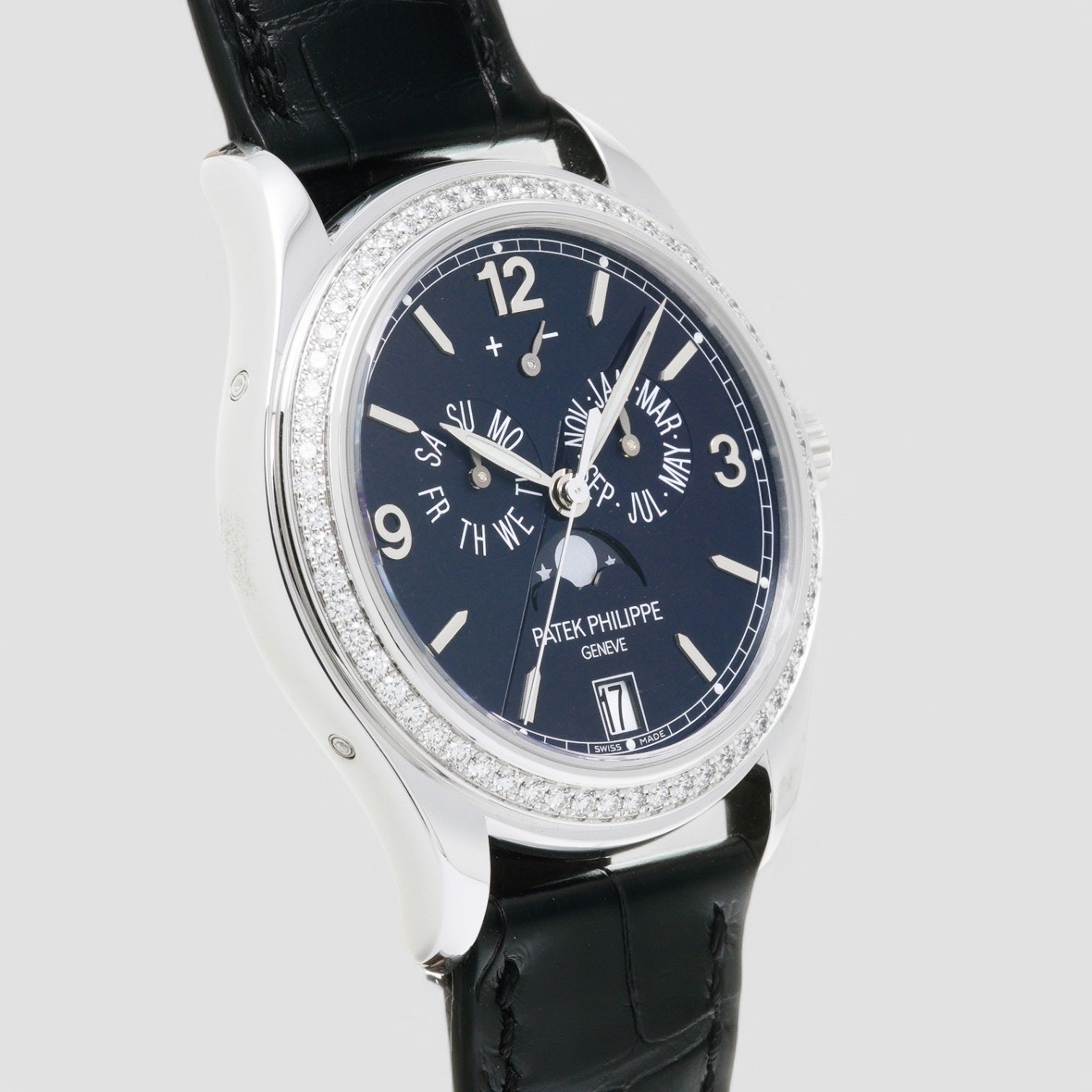 Annual Calendar 18K White Gold Blue Dial / Diamond Bezel