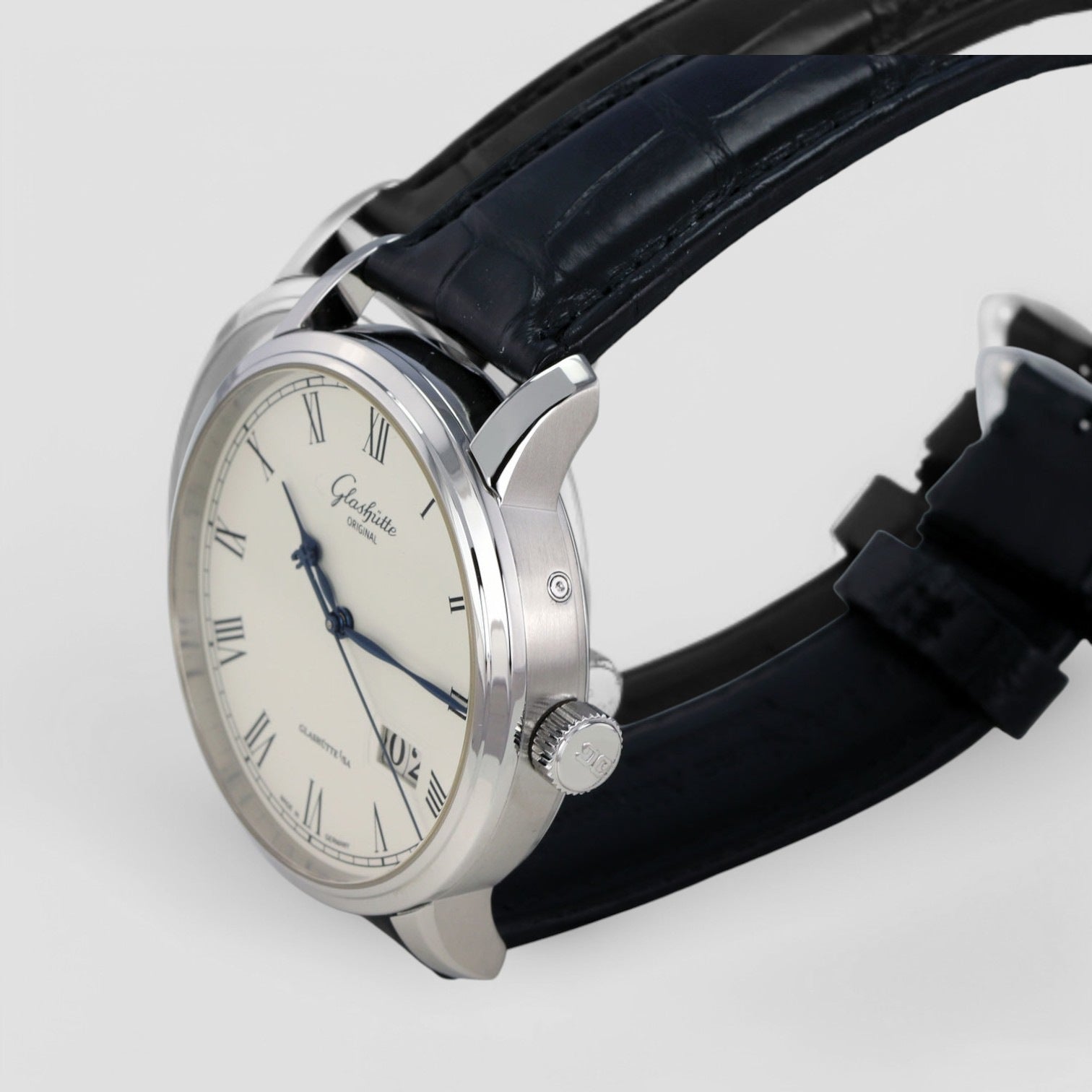 Senator Panorama Date