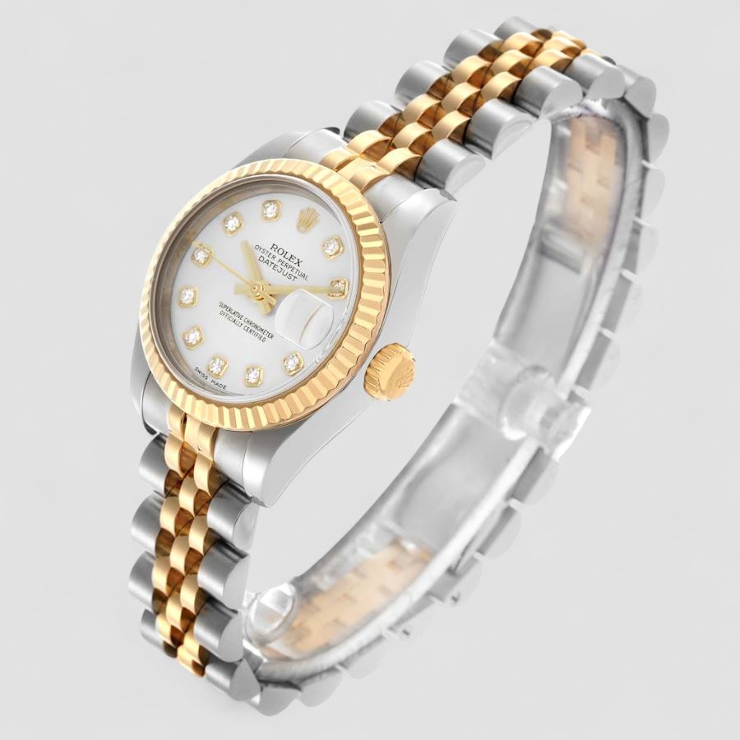 Lady-Datejust 26 White Dial Silver Diamond Bezel Watch