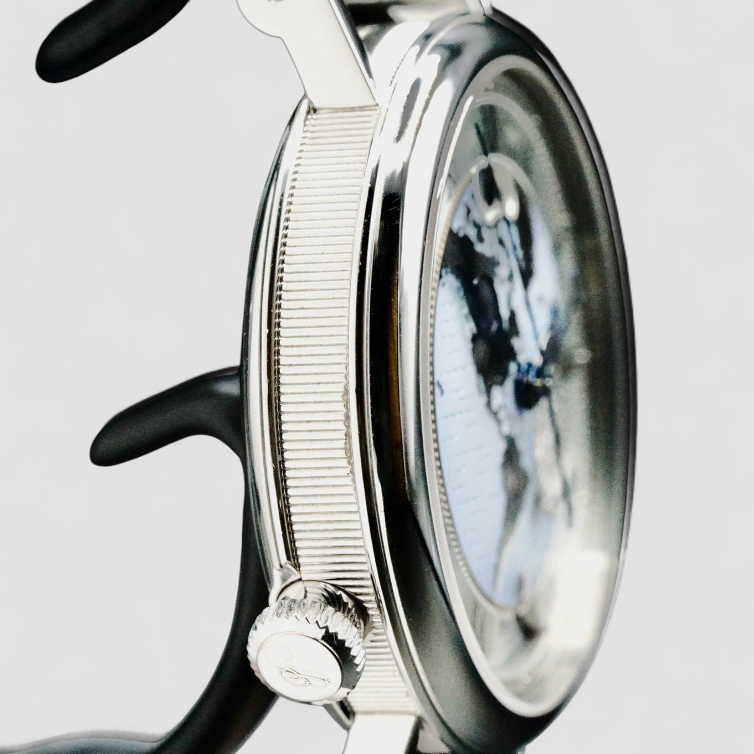 Classique Hora Mundi Mens Watch