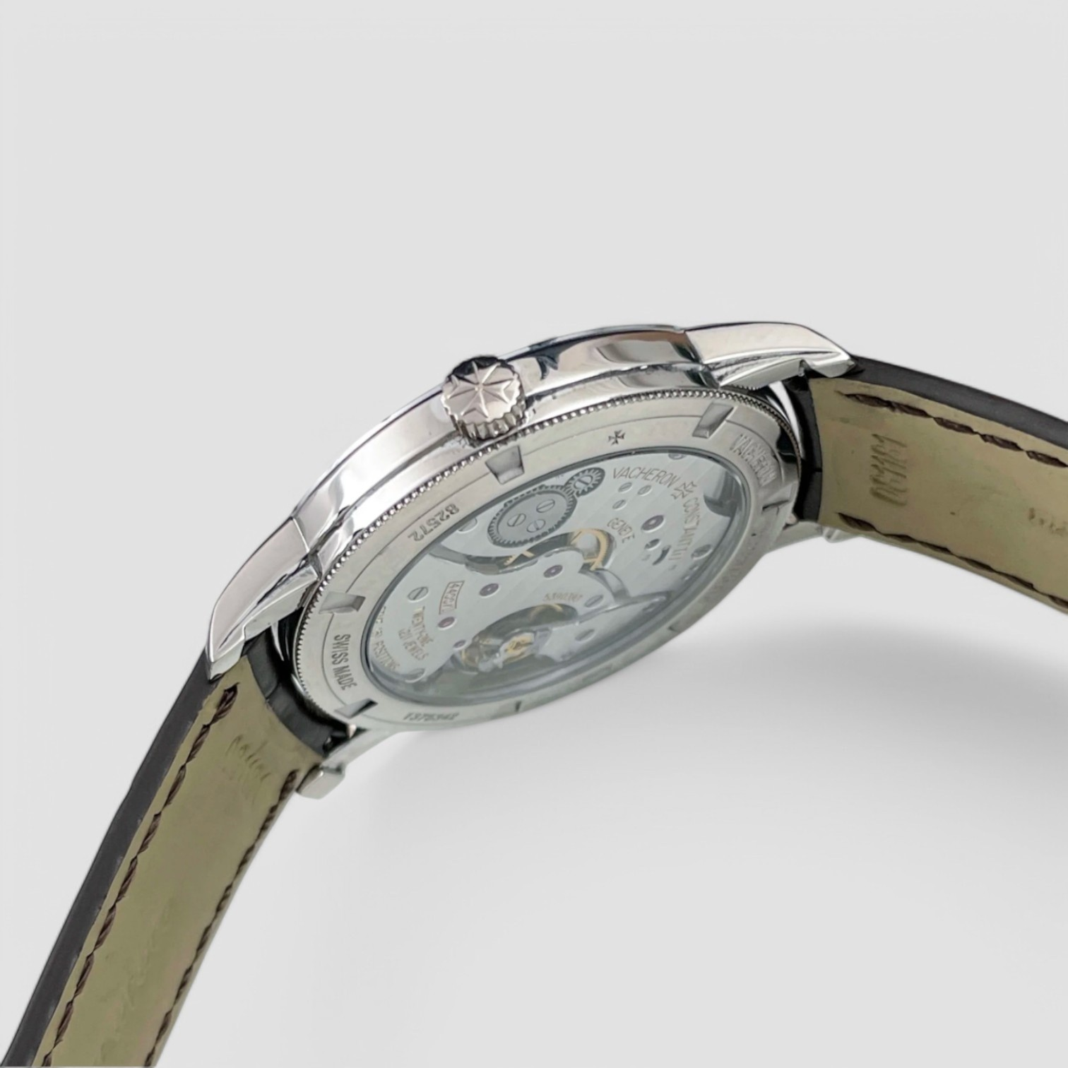 Traditionnelle Manual-Winding 18K White Gold Diamonds