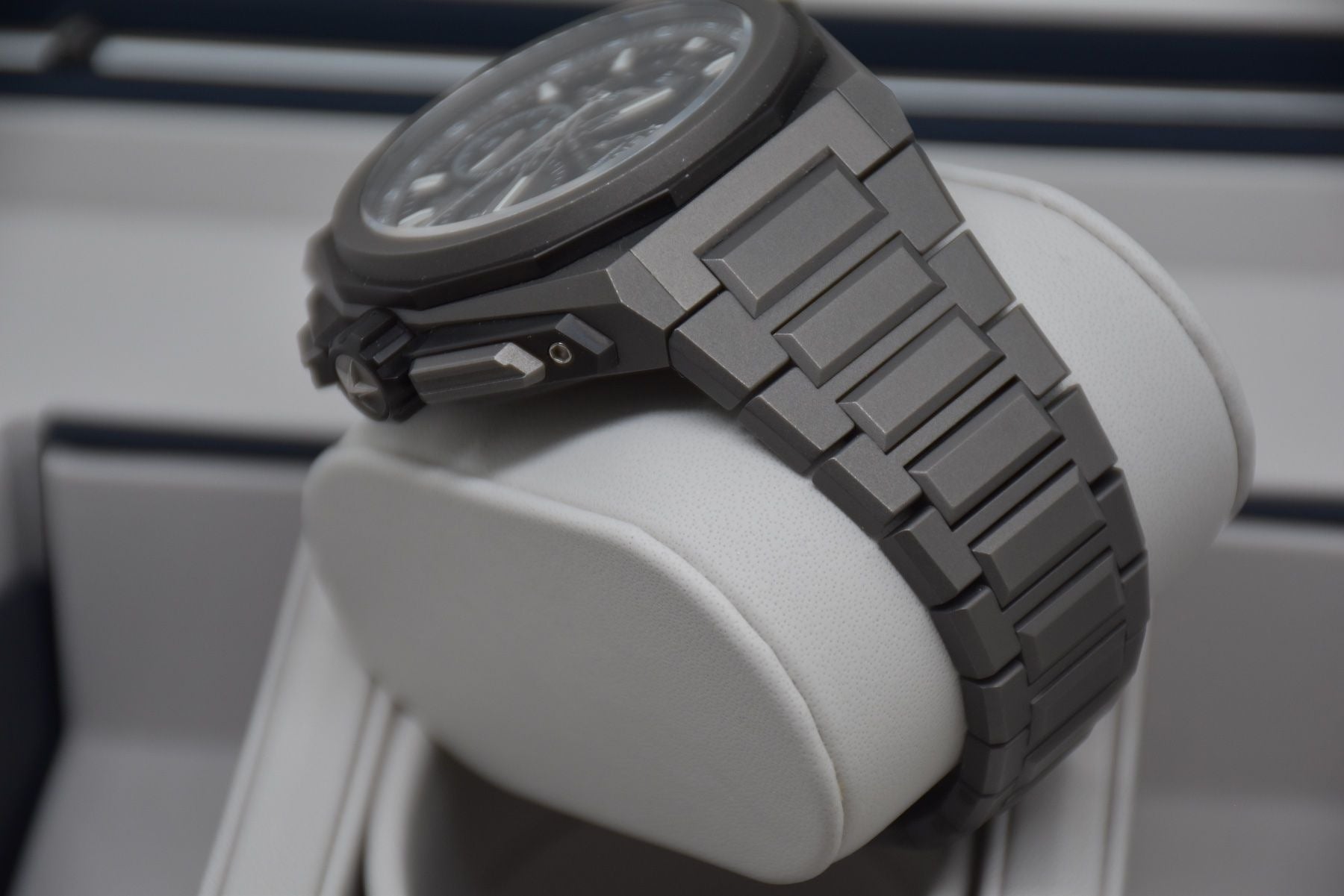 Defy Extreme Titanium