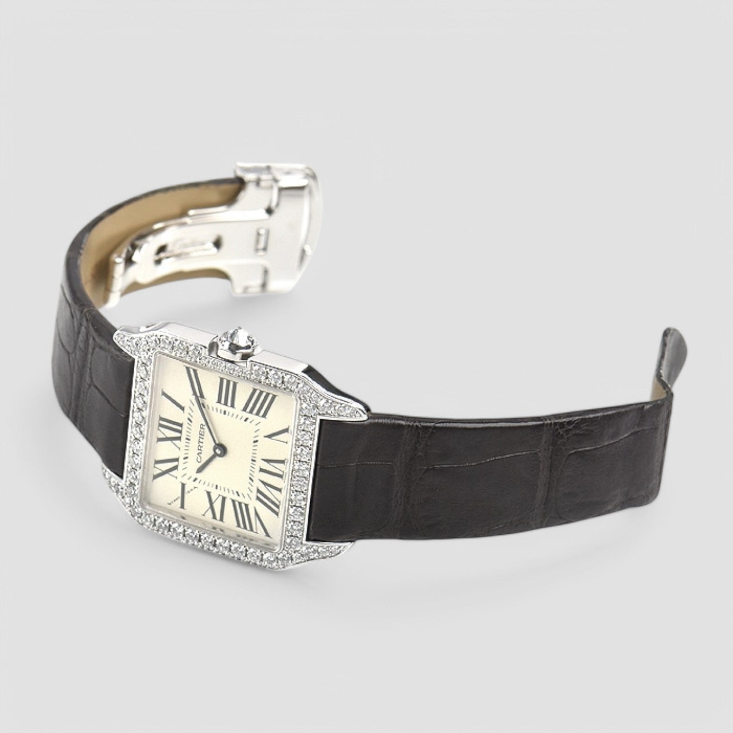 Santos Dumont 18K White Gold Diamond Bezel Manual Wind Description