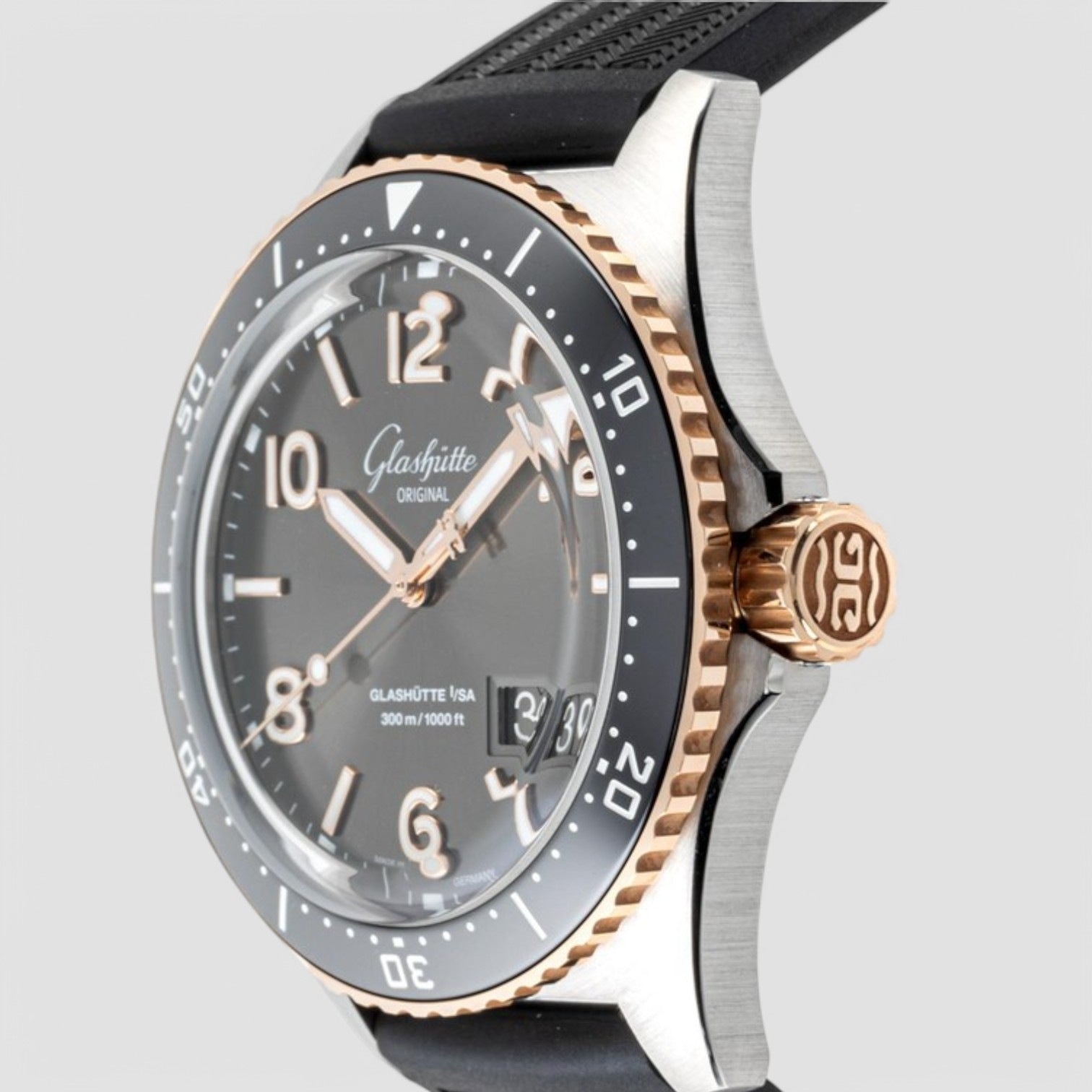 SeaQ Panorama Date 43.2mm Mens Watch