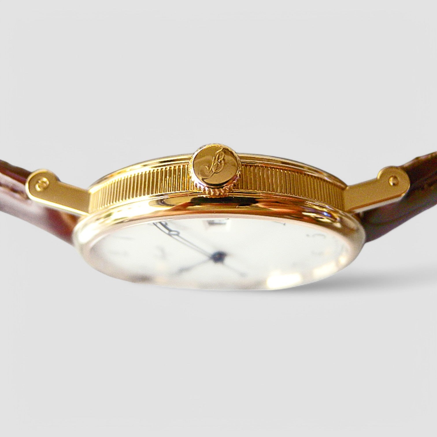 Classique Automatic Enamel Dial 18K Yellow Gold Description