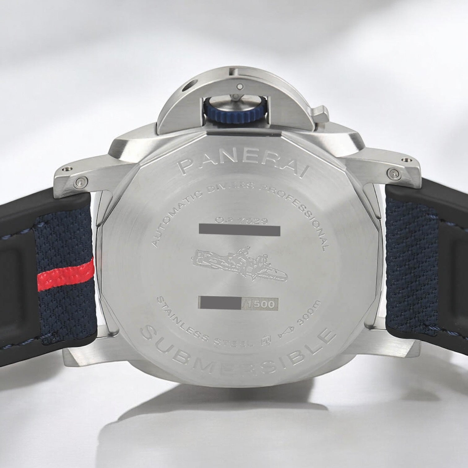 Luminor Submersible Quarantaquattro Luna Rossa Steel / Rubber