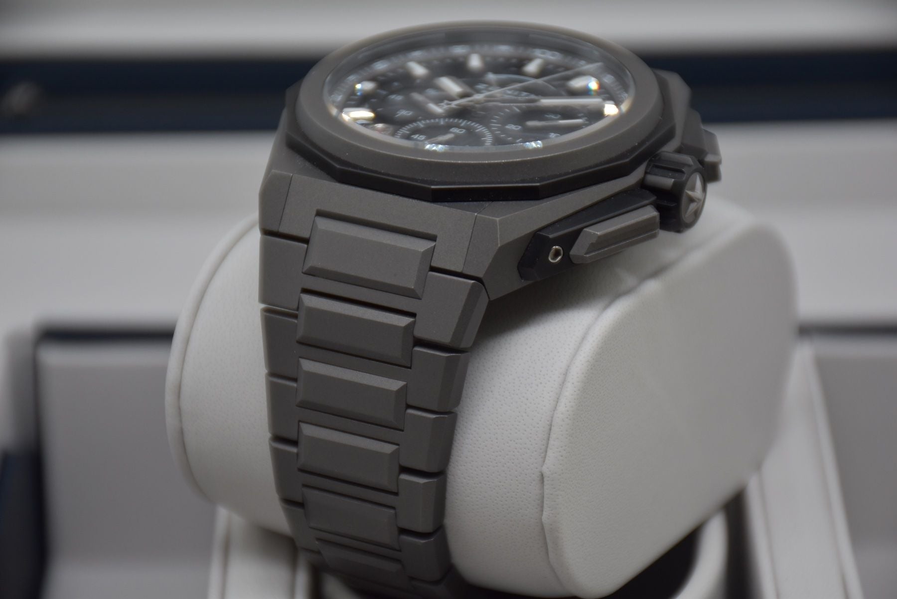 Defy Extreme Titanium