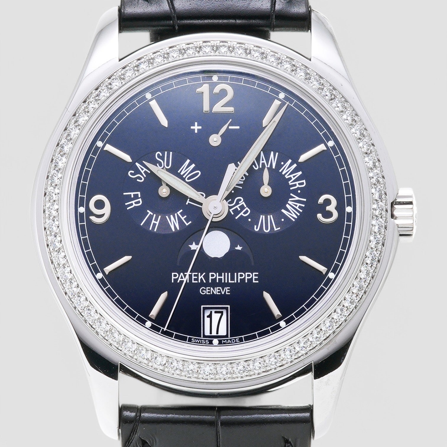 Annual Calendar 18K White Gold Blue Dial / Diamond Bezel
