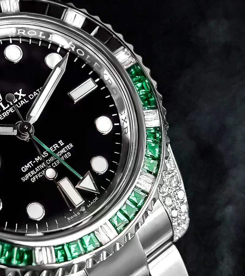 GMT-Master II 40 mm – "Sprite" Custom Diamond-Set with Green/Black Gemstone Iced Out