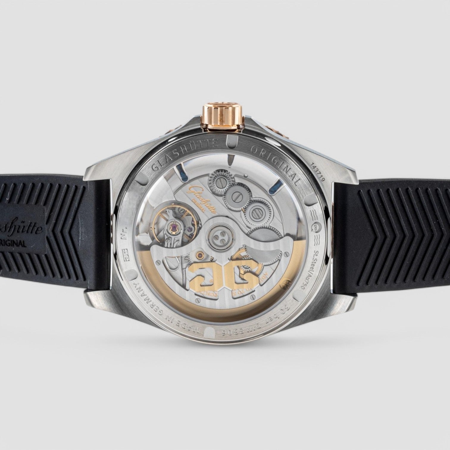 SeaQ Panorama Date 43.2mm Mens Watch