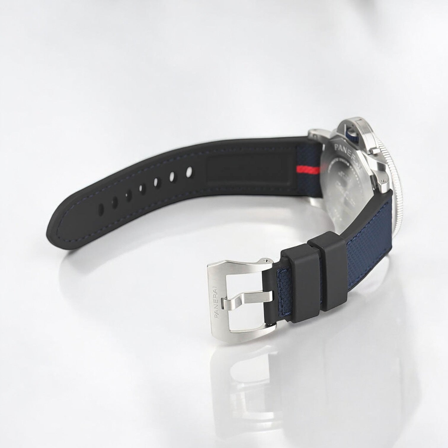 Luminor Submersible Quarantaquattro Luna Rossa Steel / Rubber