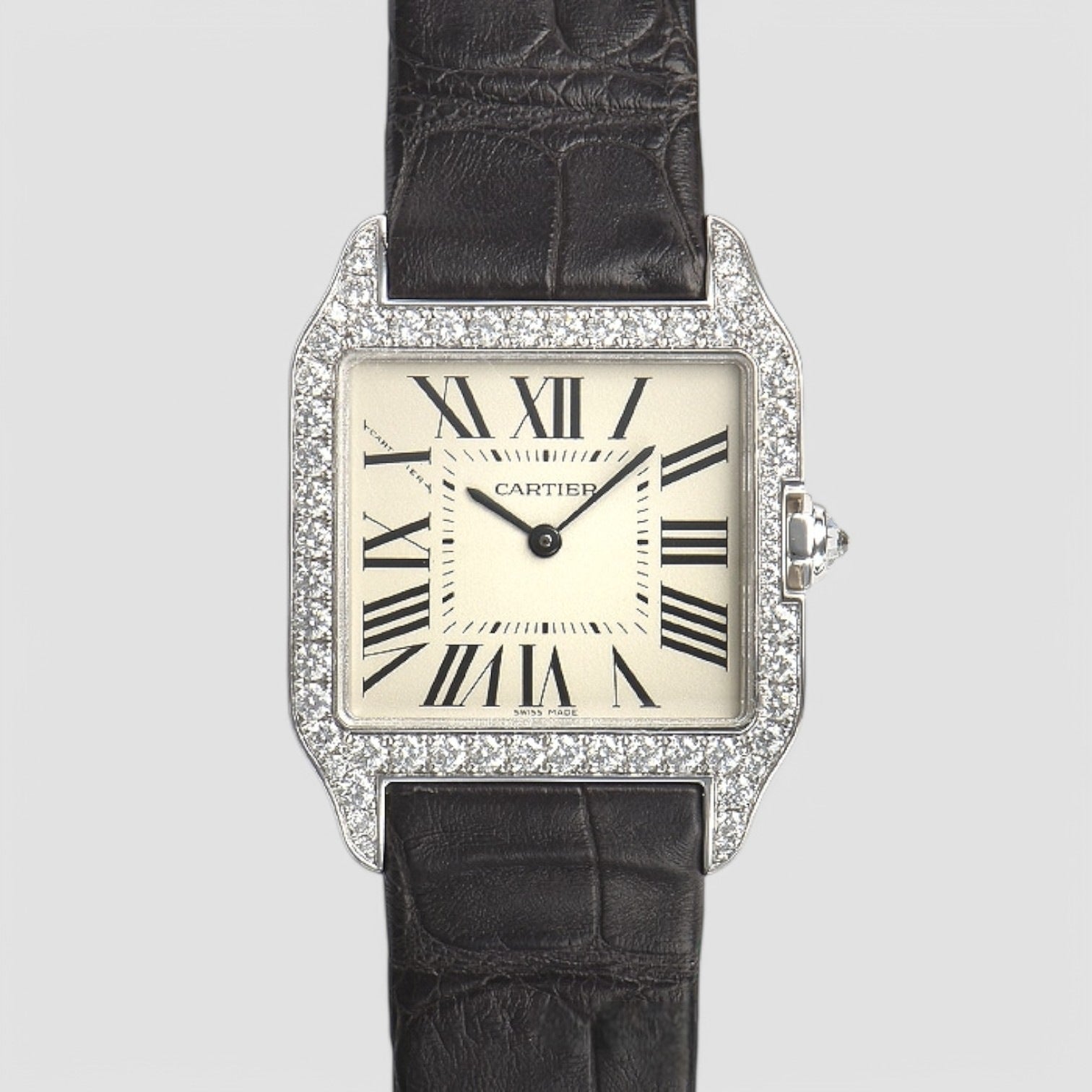 Santos Dumont 18K White Gold Diamond Bezel Manual Wind Description
