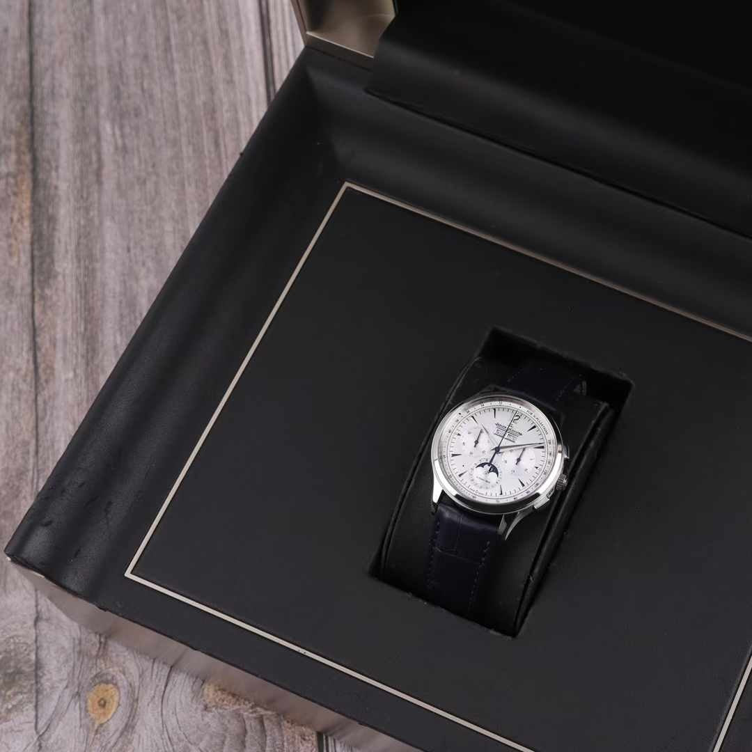 Master Control Chronograph Calendar