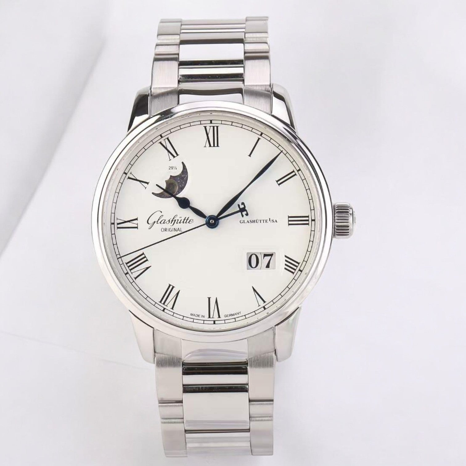 Senator Panorama Date With Moon Phase