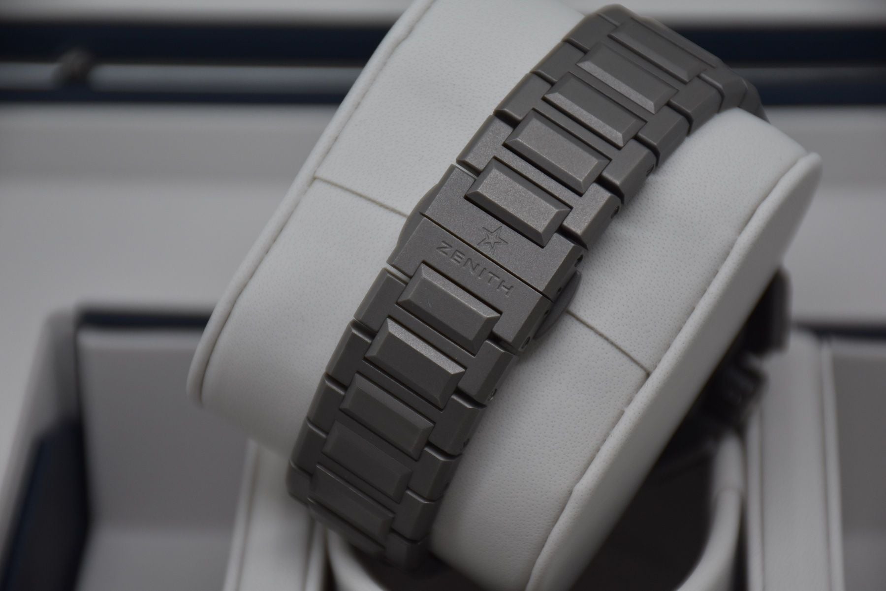 Defy Extreme Titanium