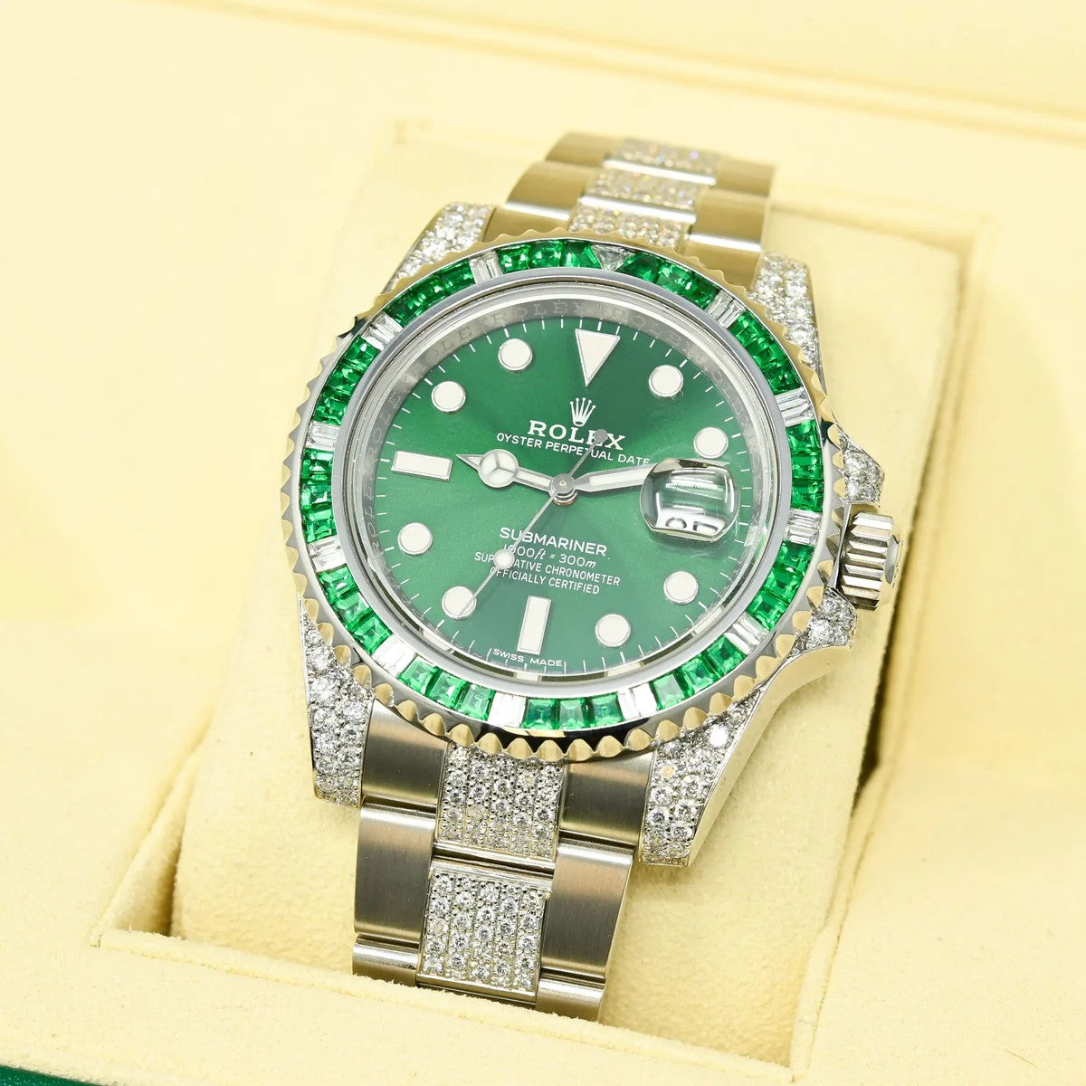 Submariner 116610LN – 40mm Hulk Iced & Emerald