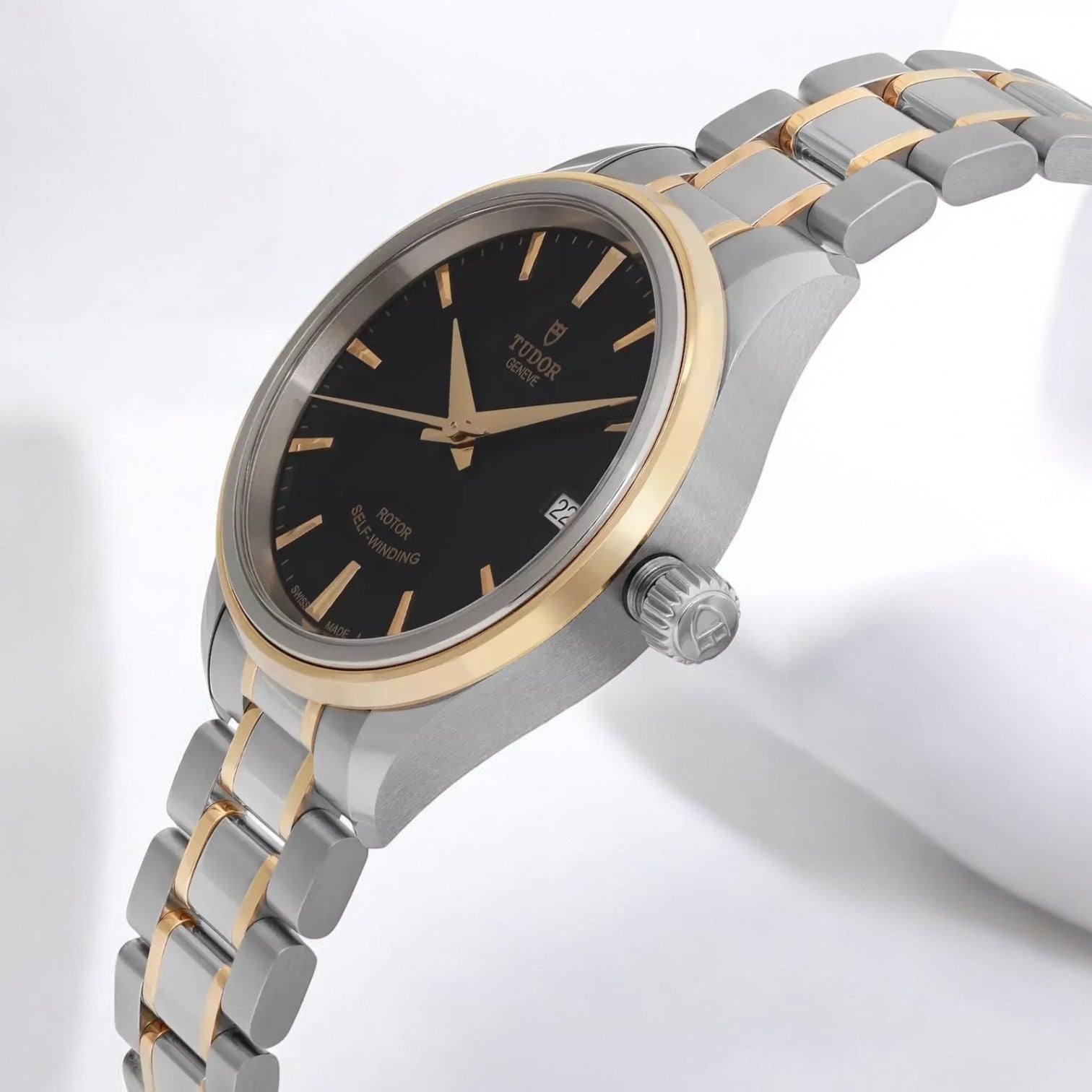 Style 28 Stainless Steel / Yellow Gold / Black / Bracelet