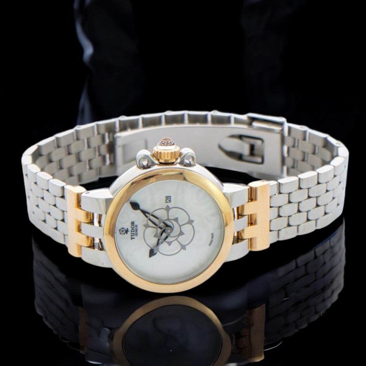 Clair de Rose Automatic Pink Mother of Pearl Dial 30 mm