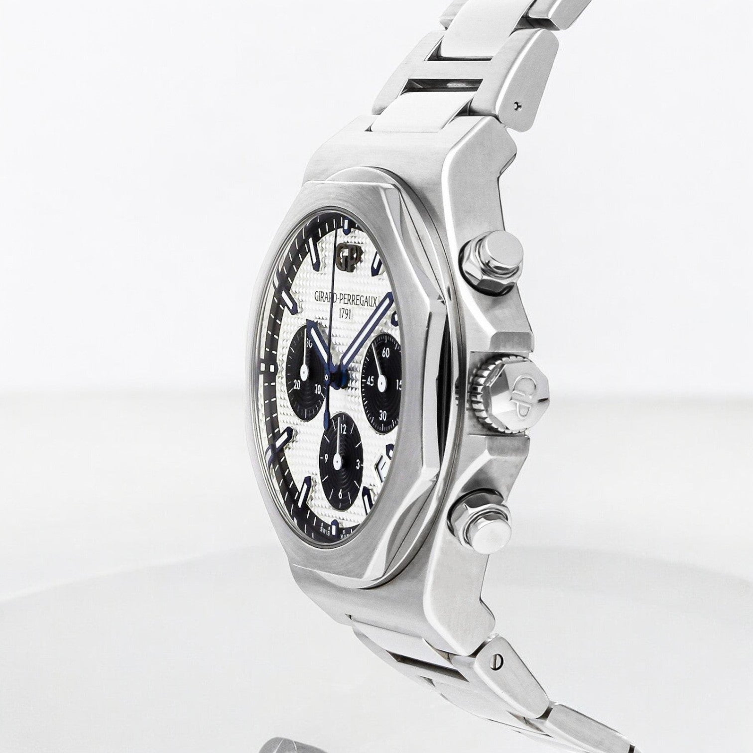Laureato Chronograph 42mm SS "Panda"