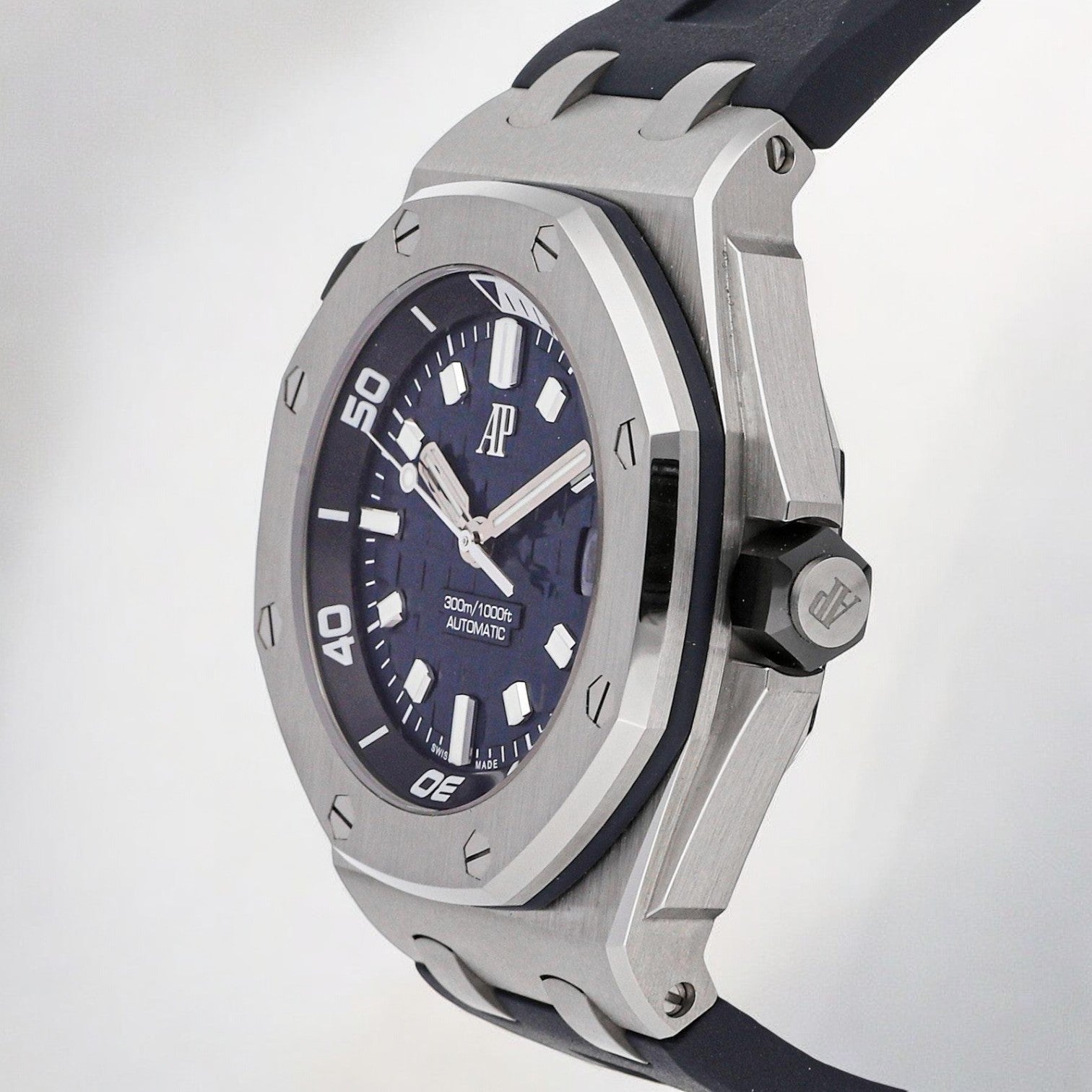 Royal Oak Offshore Diver 15720ST Diver Blue Dial