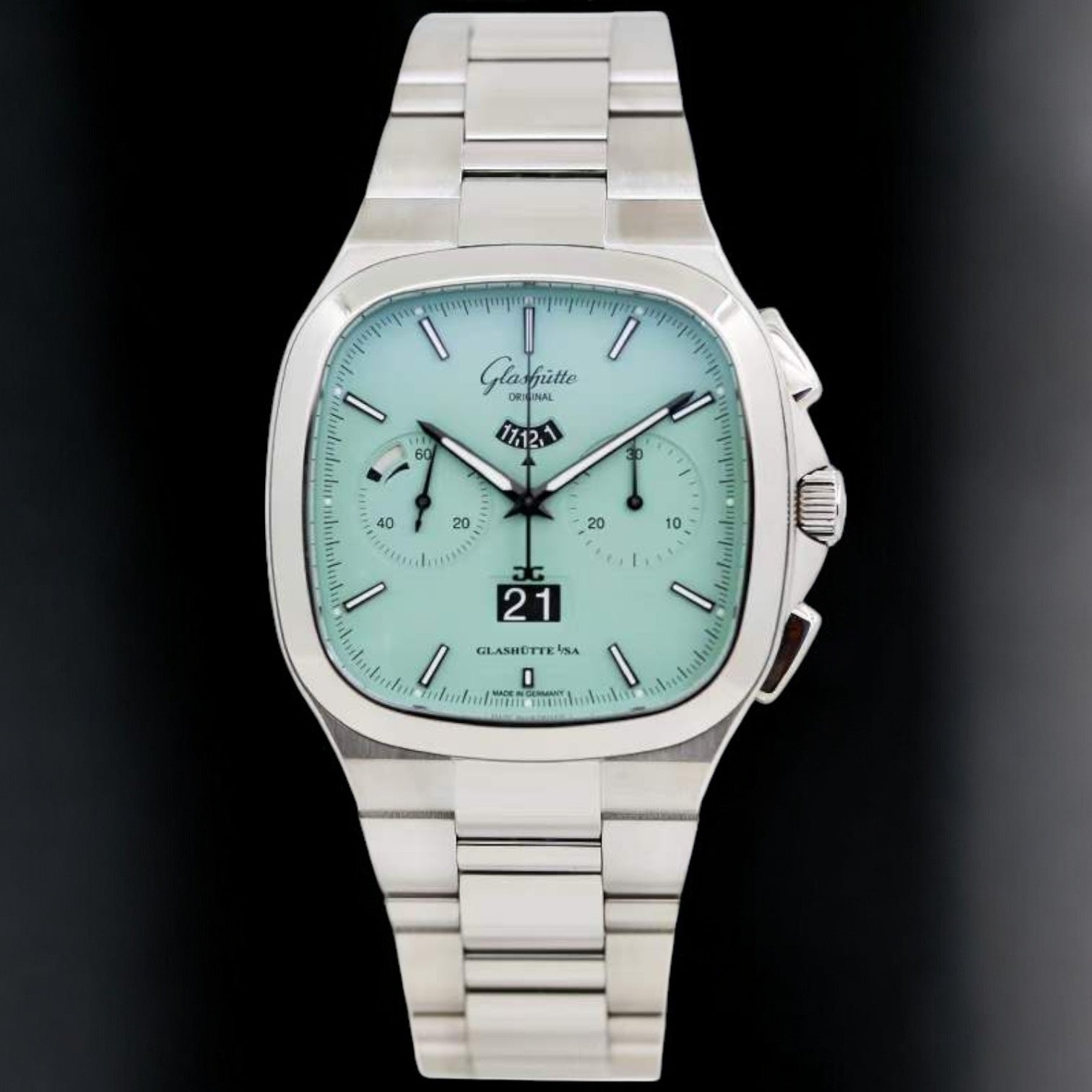 Seventies Chronograph Panorama Date