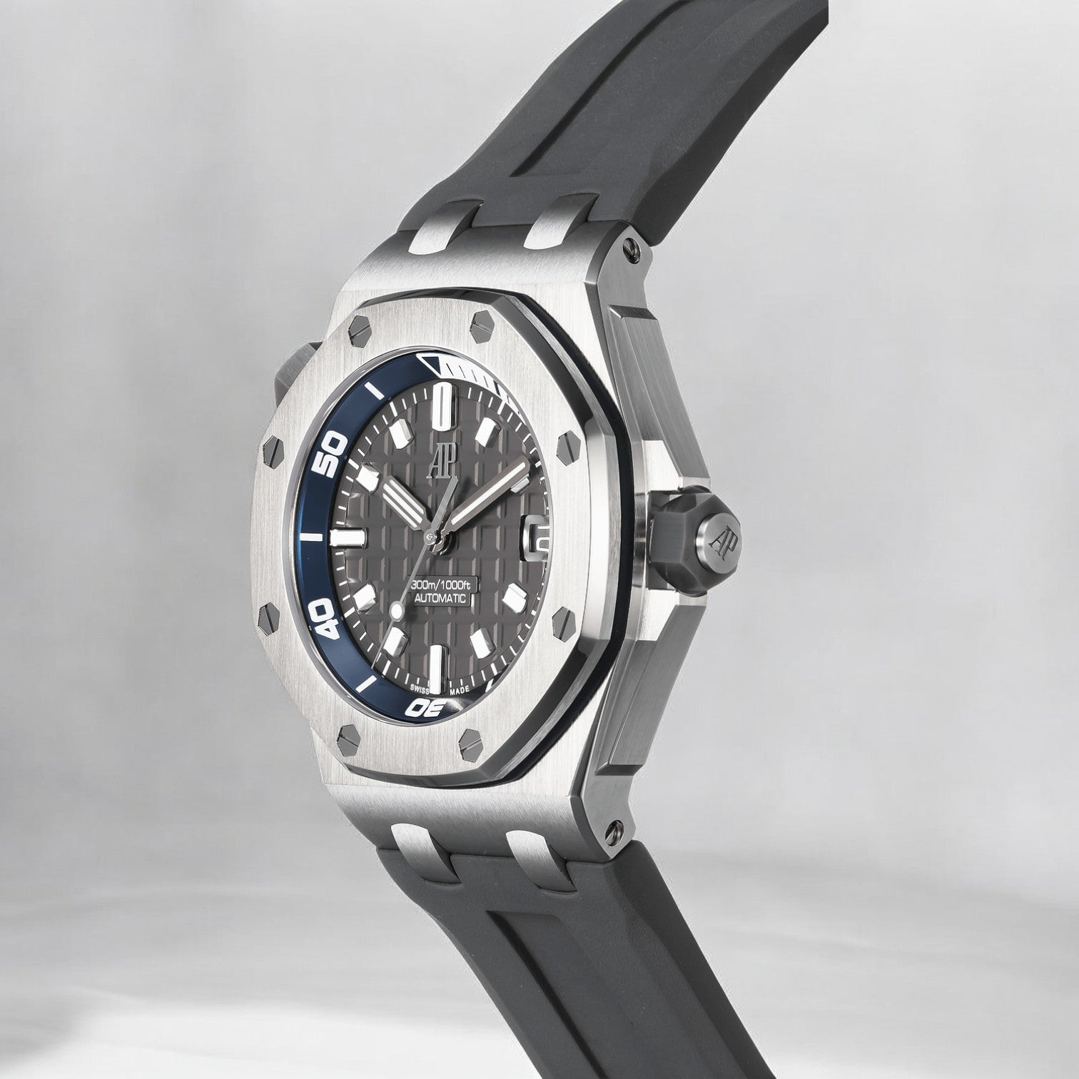 Royal Oak Offshore 15720ST Diver Grey Dial