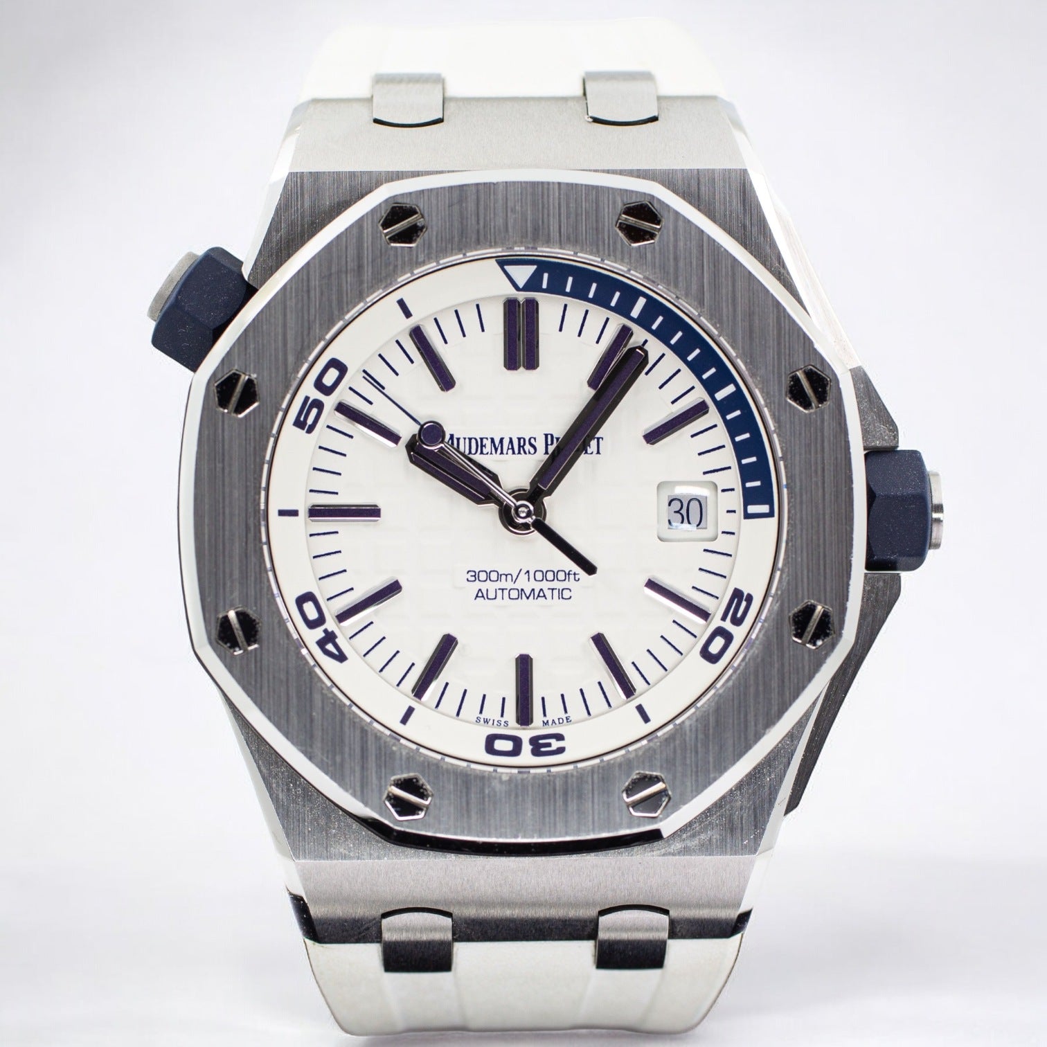 Royal Oak Offshore Offshore 15710ST Diver White Dial